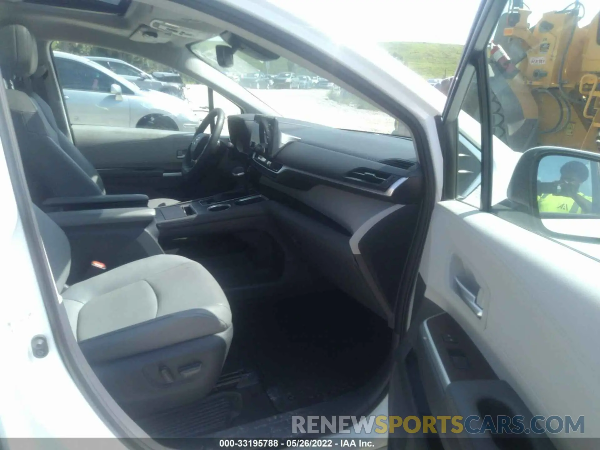 5 Photograph of a damaged car 5TDYRKEC5MS062584 TOYOTA SIENNA 2021