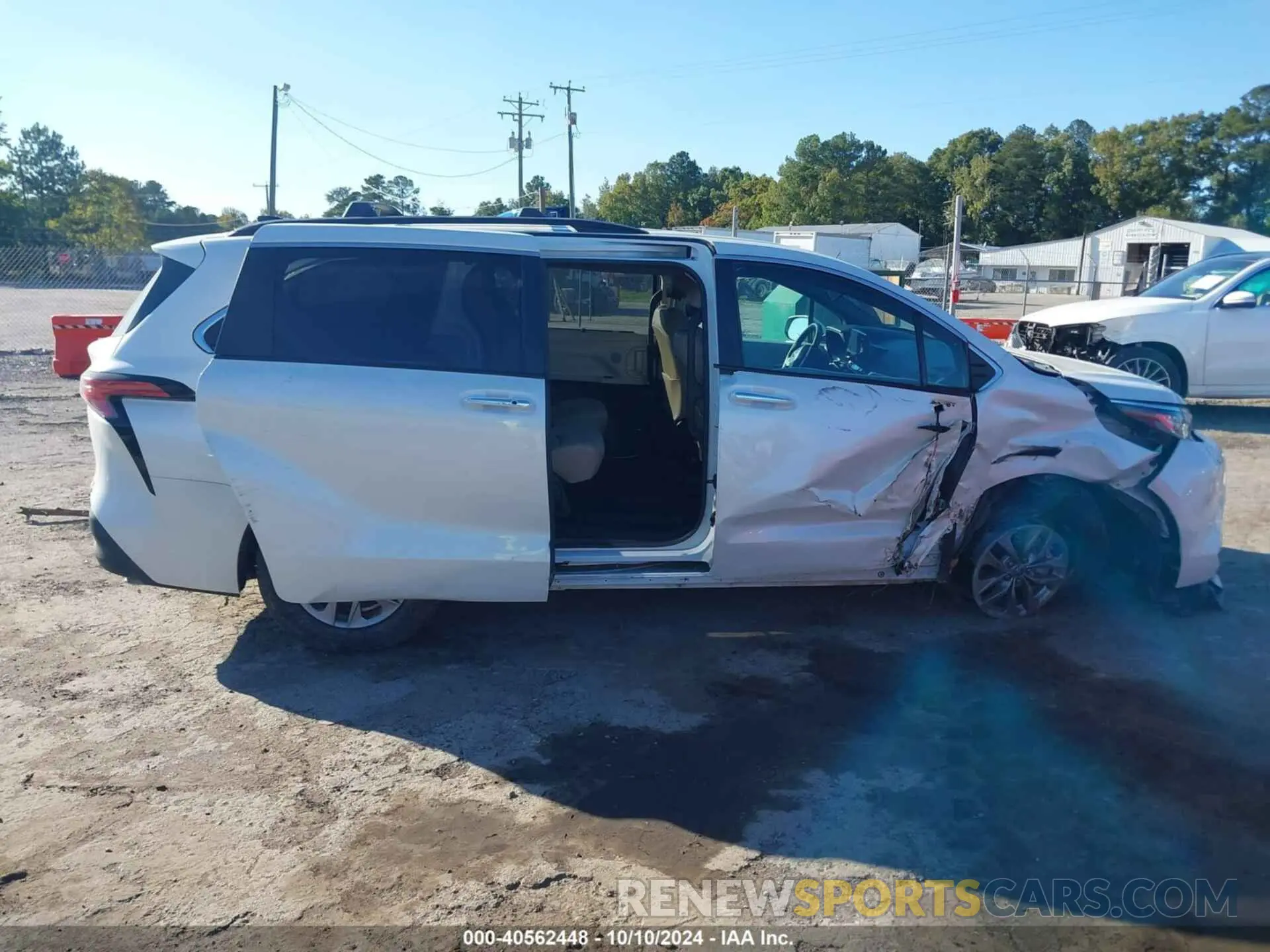 13 Photograph of a damaged car 5TDYRKEC5MS062763 TOYOTA SIENNA 2021