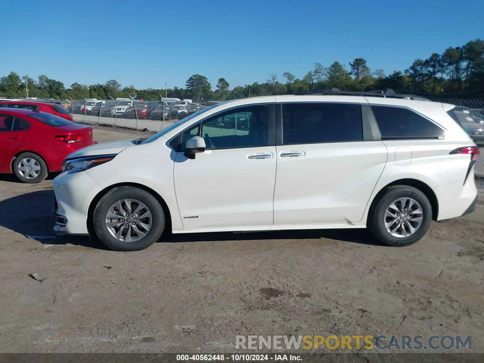 14 Photograph of a damaged car 5TDYRKEC5MS062763 TOYOTA SIENNA 2021