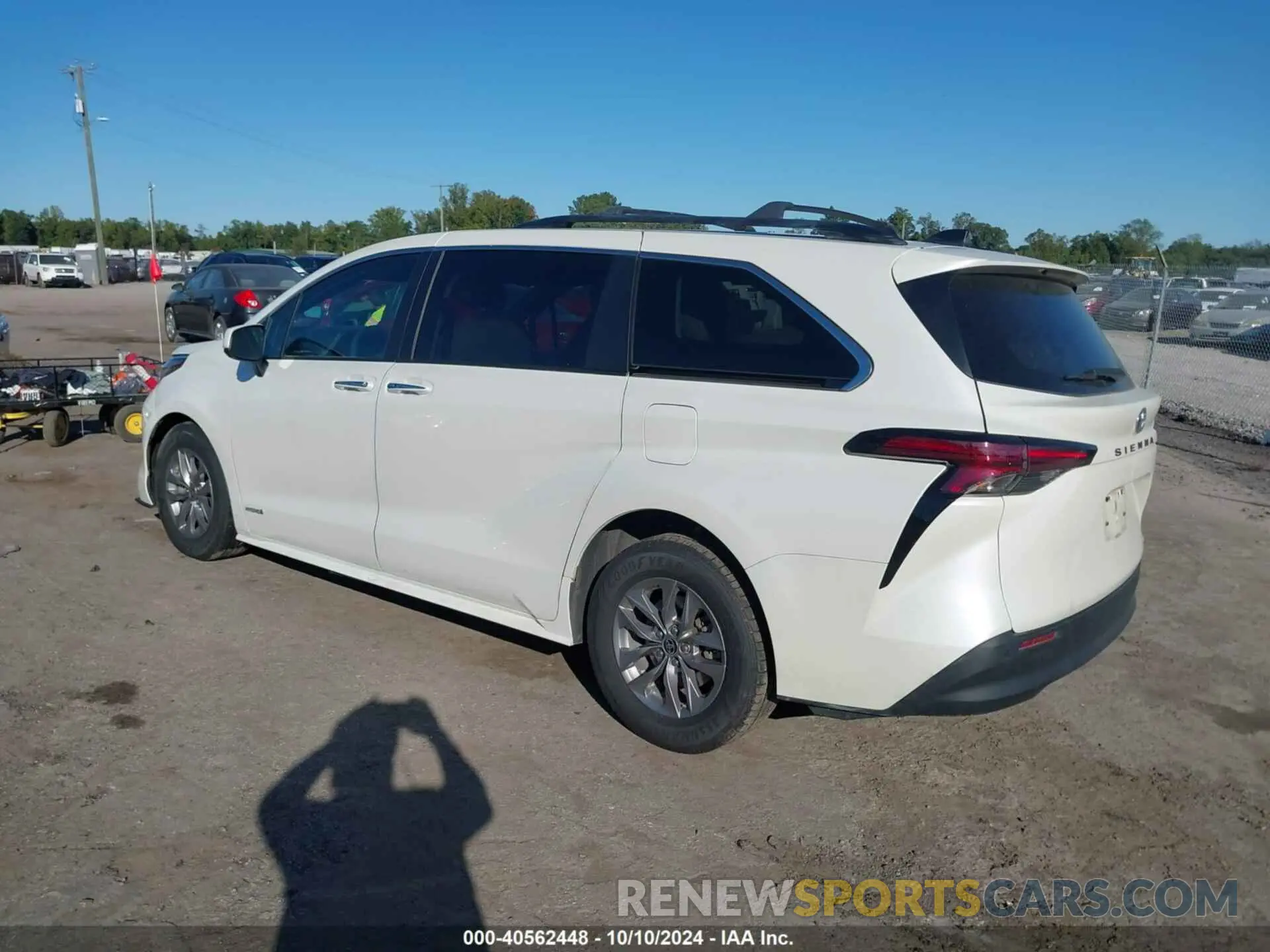 3 Photograph of a damaged car 5TDYRKEC5MS062763 TOYOTA SIENNA 2021