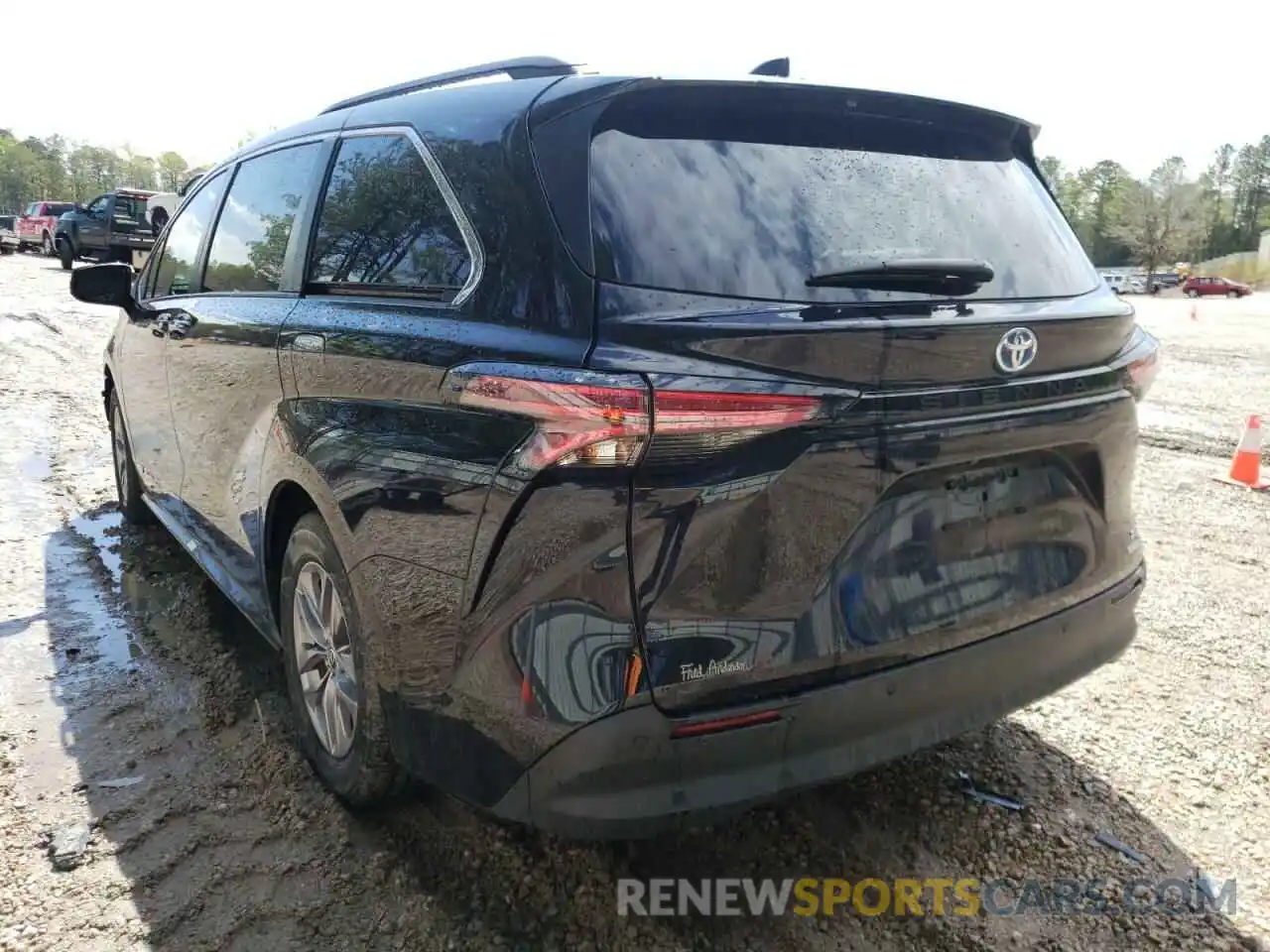 3 Photograph of a damaged car 5TDYRKEC6MS057541 TOYOTA SIENNA 2021