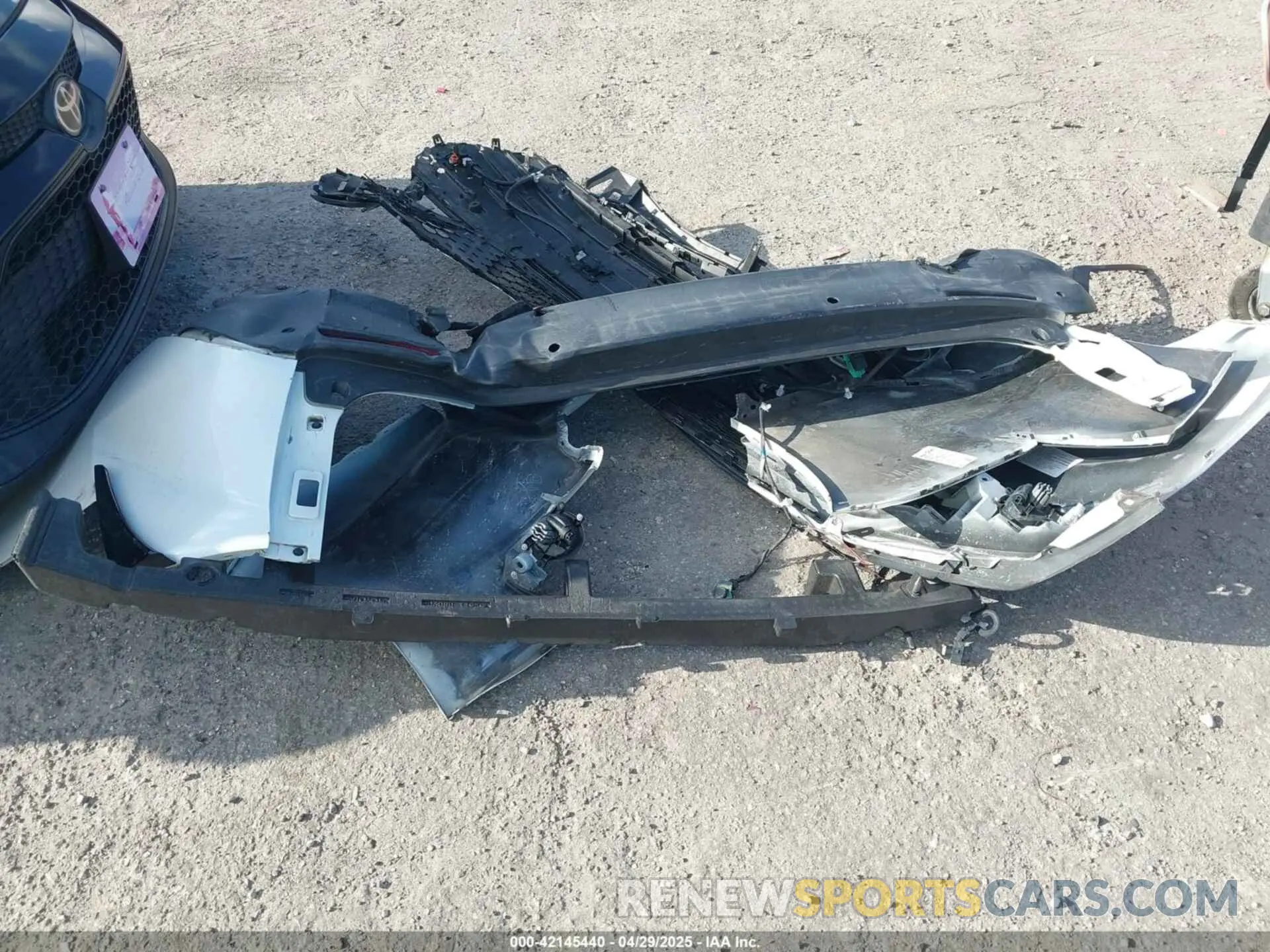 12 Photograph of a damaged car 5TDYRKEC7MS017968 TOYOTA SIENNA 2021