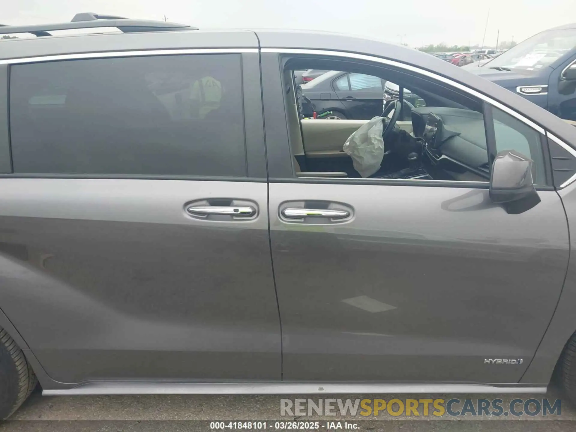 13 Photograph of a damaged car 5TDYRKEC7MS051604 TOYOTA SIENNA 2021