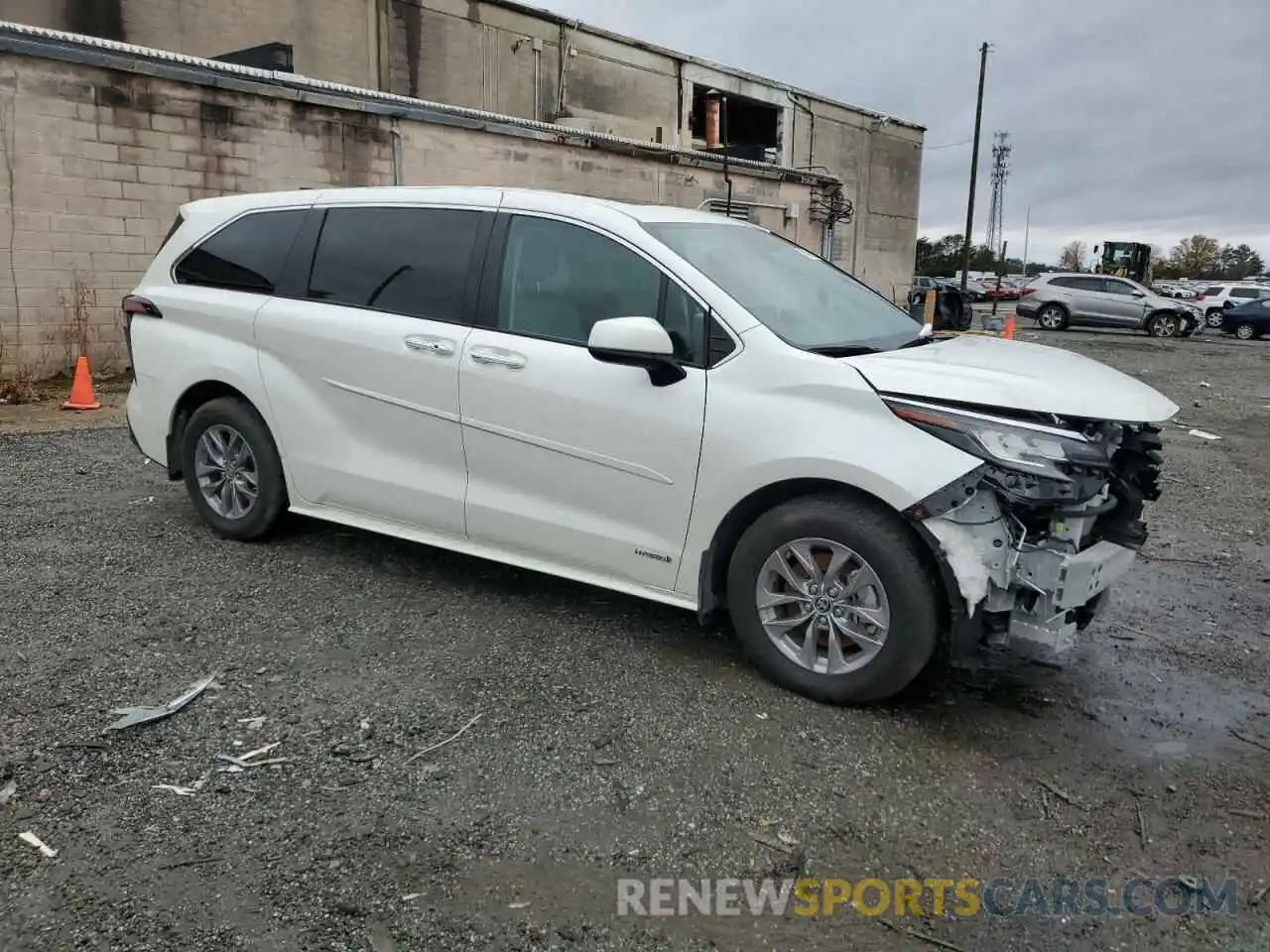 4 Photograph of a damaged car 5TDYRKEC8MS013069 TOYOTA SIENNA 2021