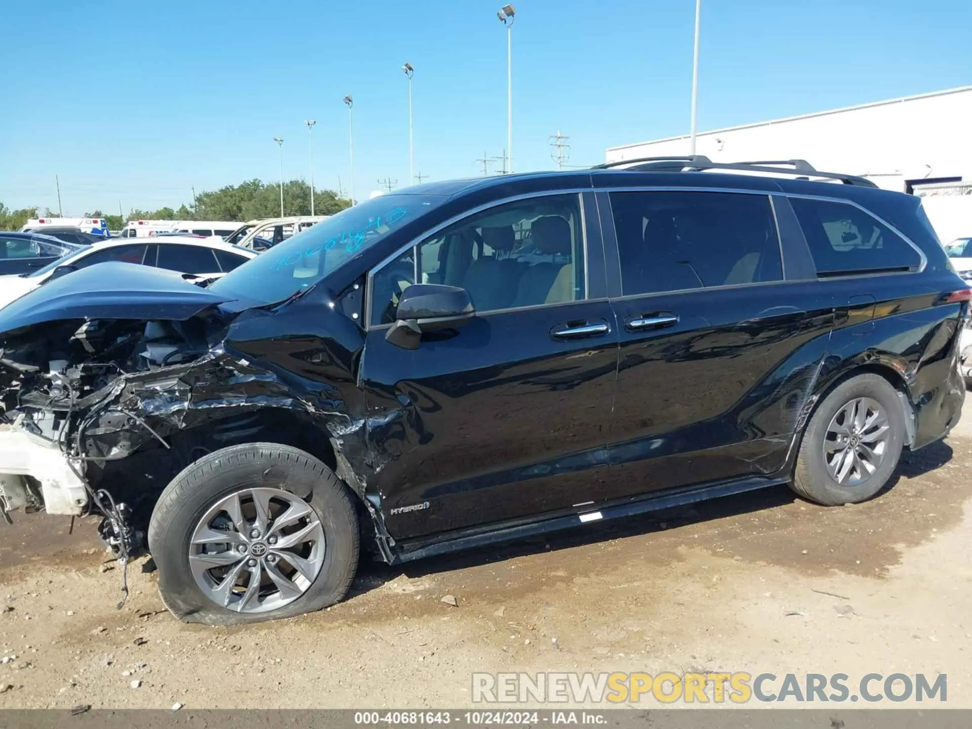 18 Photograph of a damaged car 5TDYRKEC8MS036982 TOYOTA SIENNA 2021