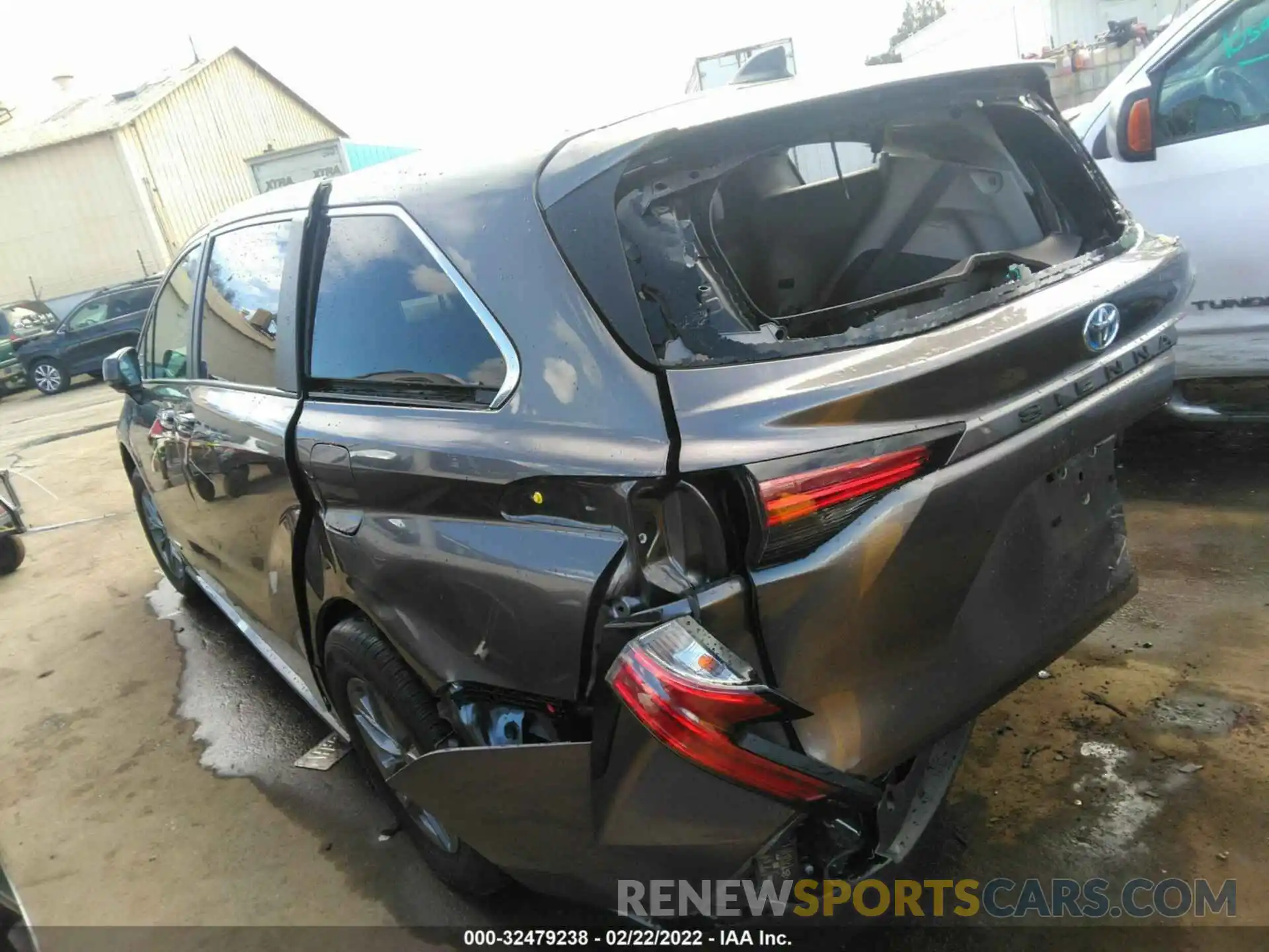 3 Photograph of a damaged car 5TDYRKEC8MS053796 TOYOTA SIENNA 2021