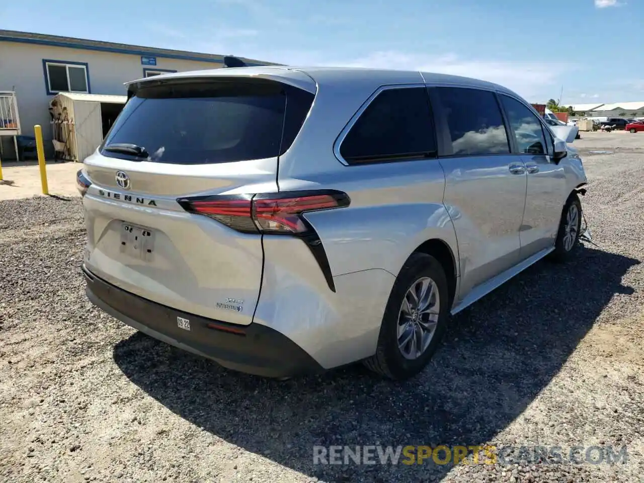 4 Photograph of a damaged car 5TDYRKEC8MS059114 TOYOTA SIENNA 2021