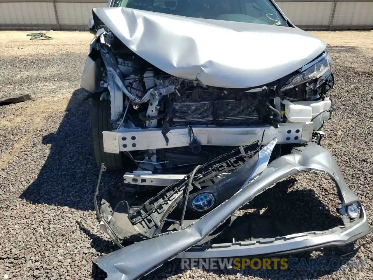 9 Photograph of a damaged car 5TDYRKEC8MS059114 TOYOTA SIENNA 2021