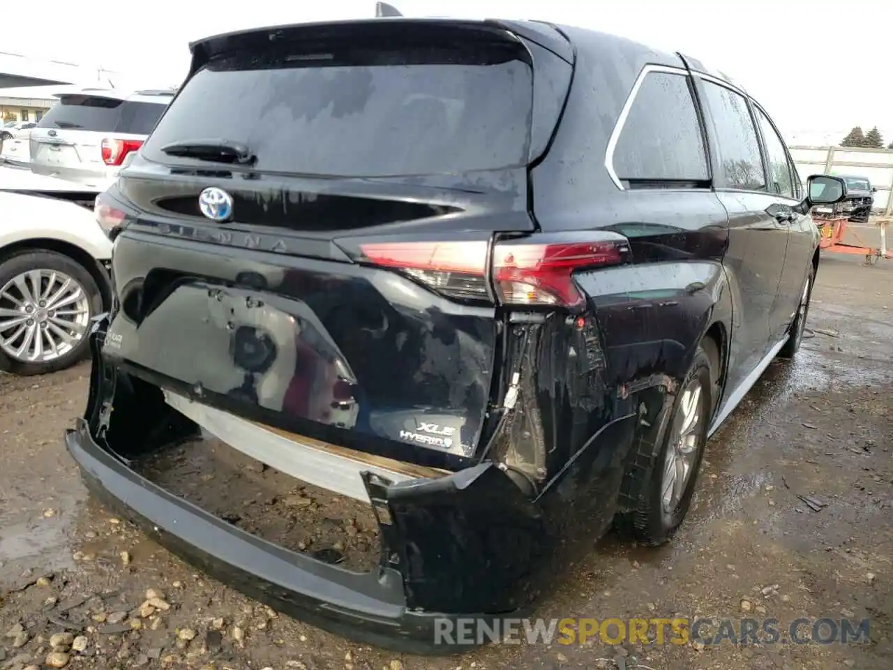 4 Photograph of a damaged car 5TDYRKEC9MS002923 TOYOTA SIENNA 2021