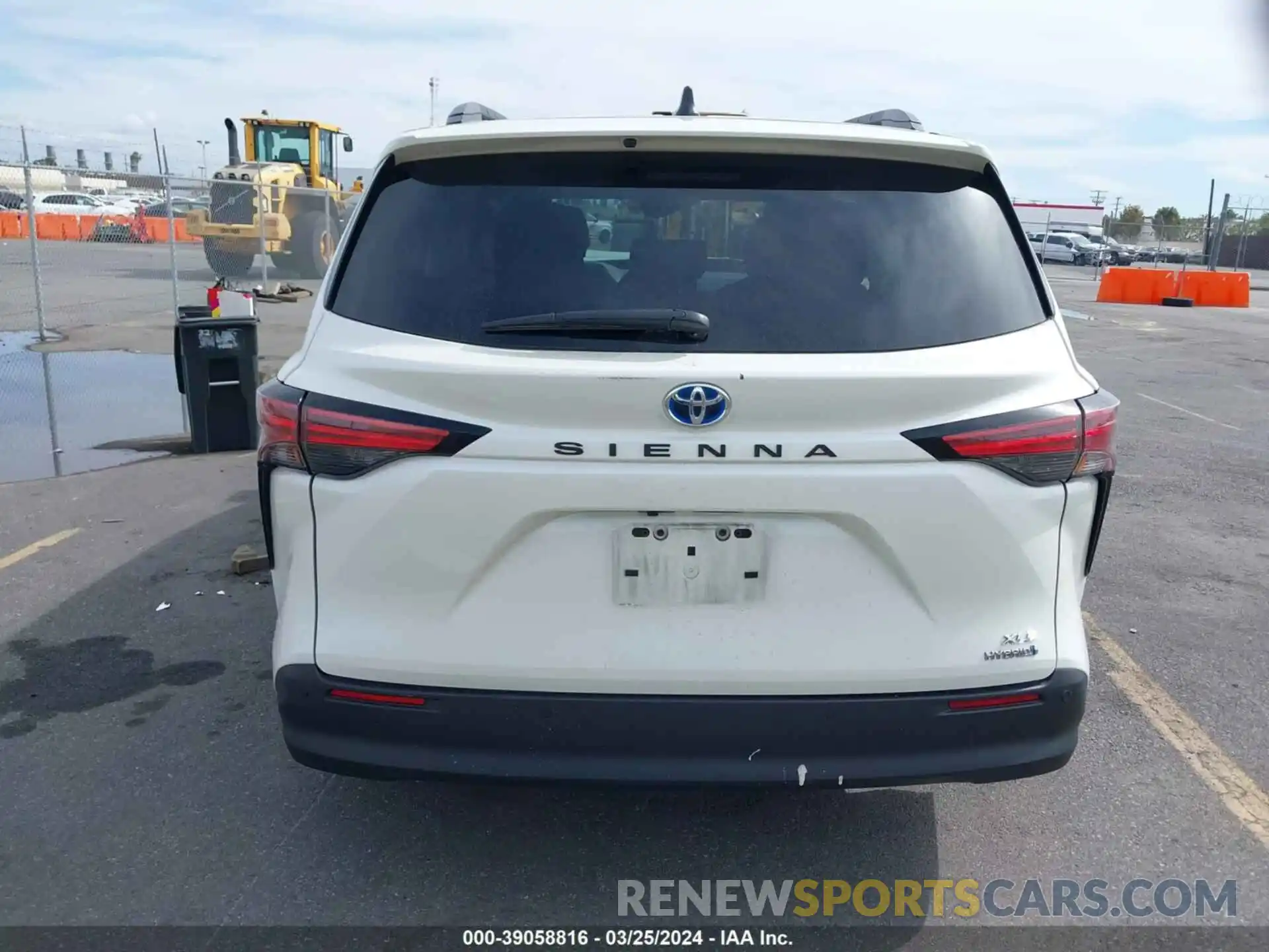 16 Photograph of a damaged car 5TDYRKEC9MS026185 TOYOTA SIENNA 2021