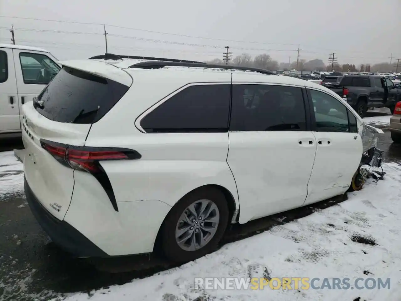 3 Photograph of a damaged car 5TDYRKEC9MS036747 TOYOTA SIENNA 2021