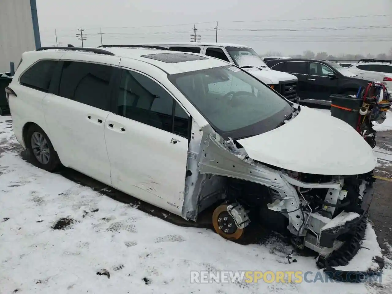 4 Photograph of a damaged car 5TDYRKEC9MS036747 TOYOTA SIENNA 2021