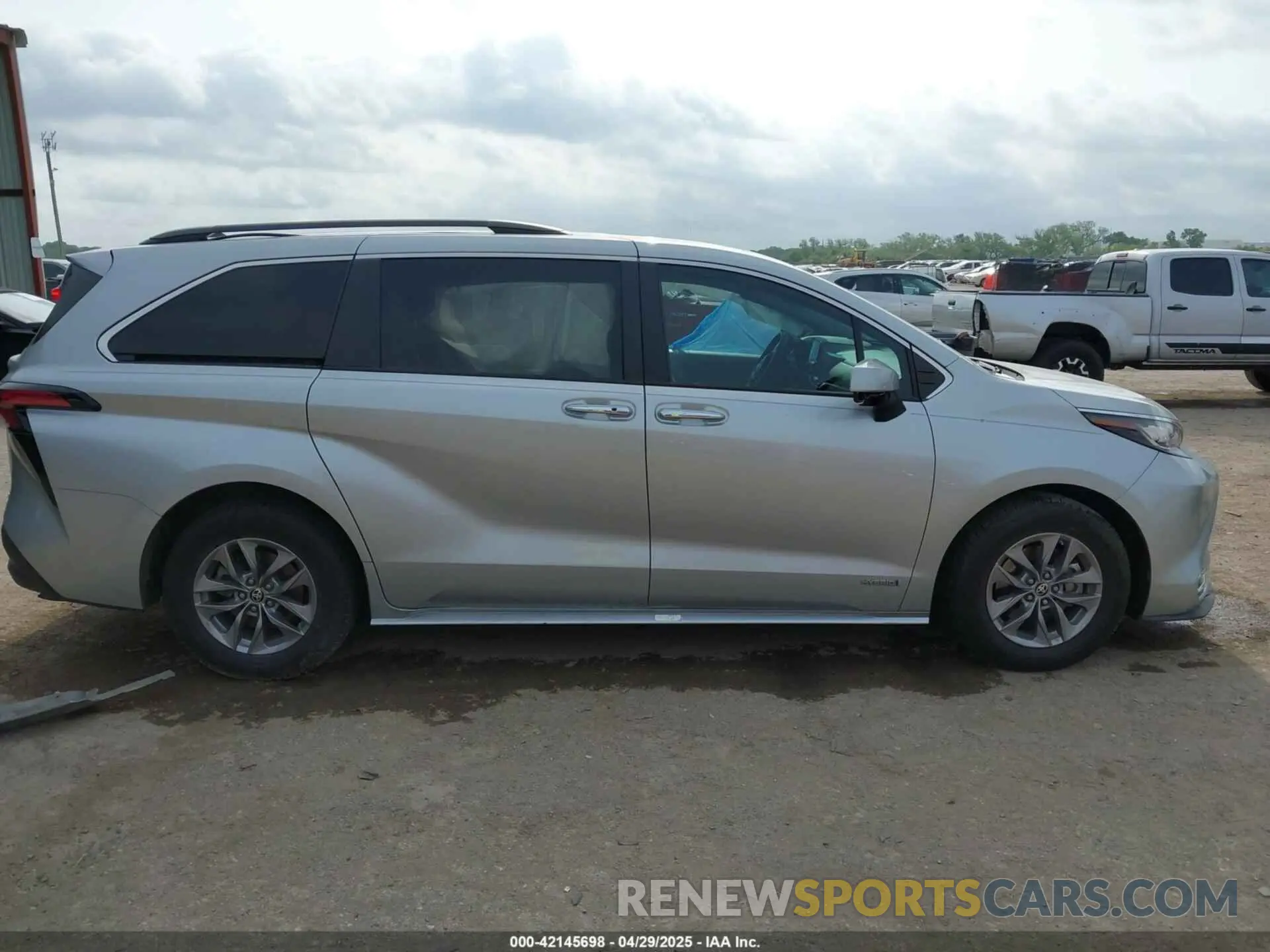 13 Photograph of a damaged car 5TDYRKEC9MS041334 TOYOTA SIENNA 2021