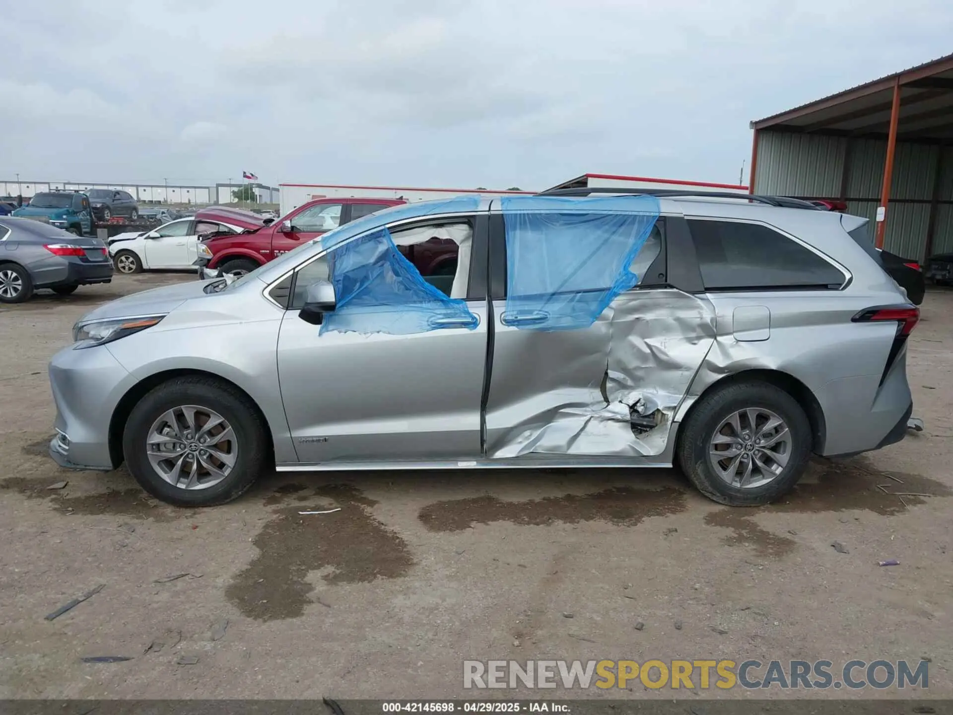 14 Photograph of a damaged car 5TDYRKEC9MS041334 TOYOTA SIENNA 2021