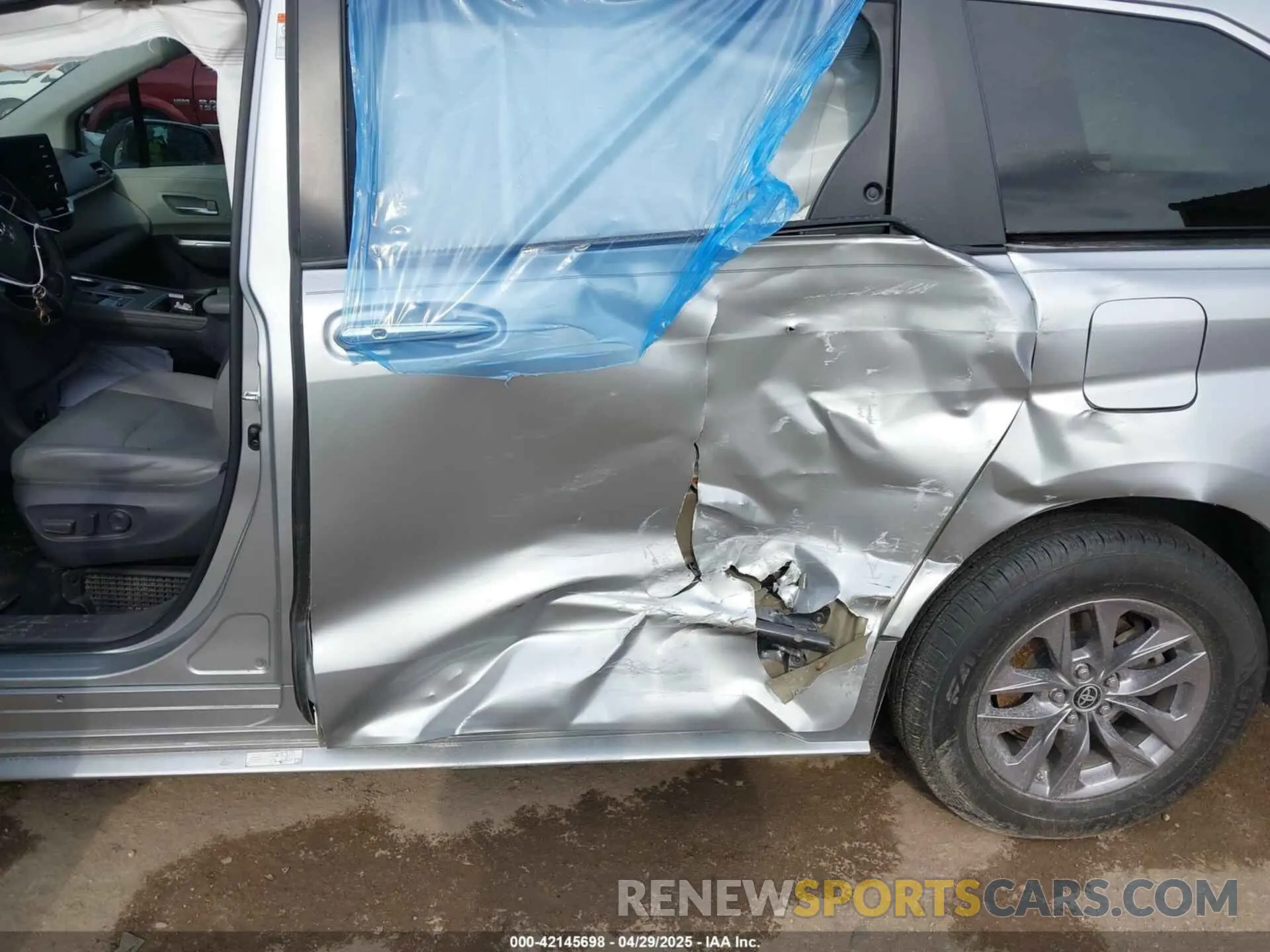 6 Photograph of a damaged car 5TDYRKEC9MS041334 TOYOTA SIENNA 2021