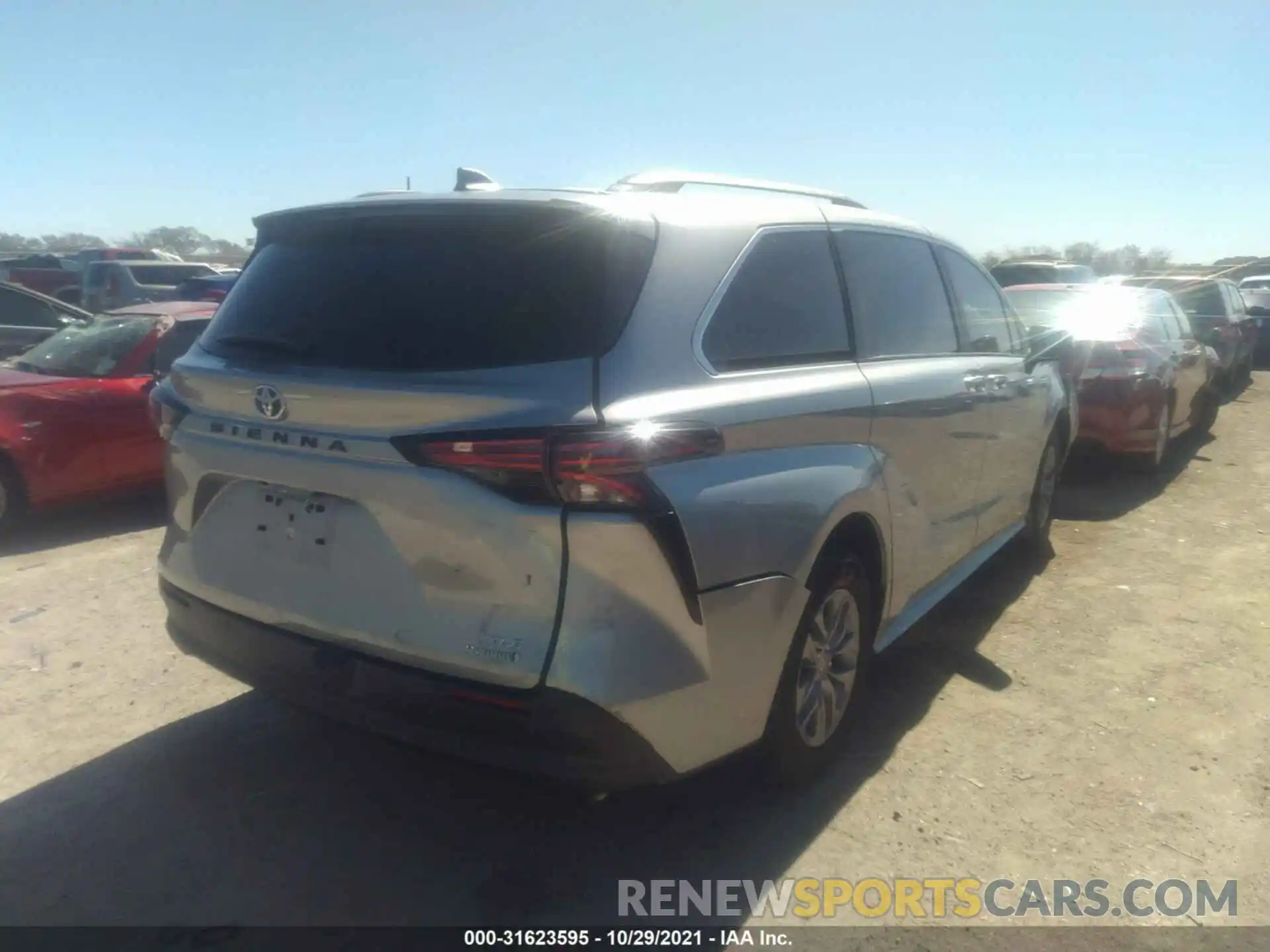 4 Photograph of a damaged car 5TDYRKECXMS002090 TOYOTA SIENNA 2021