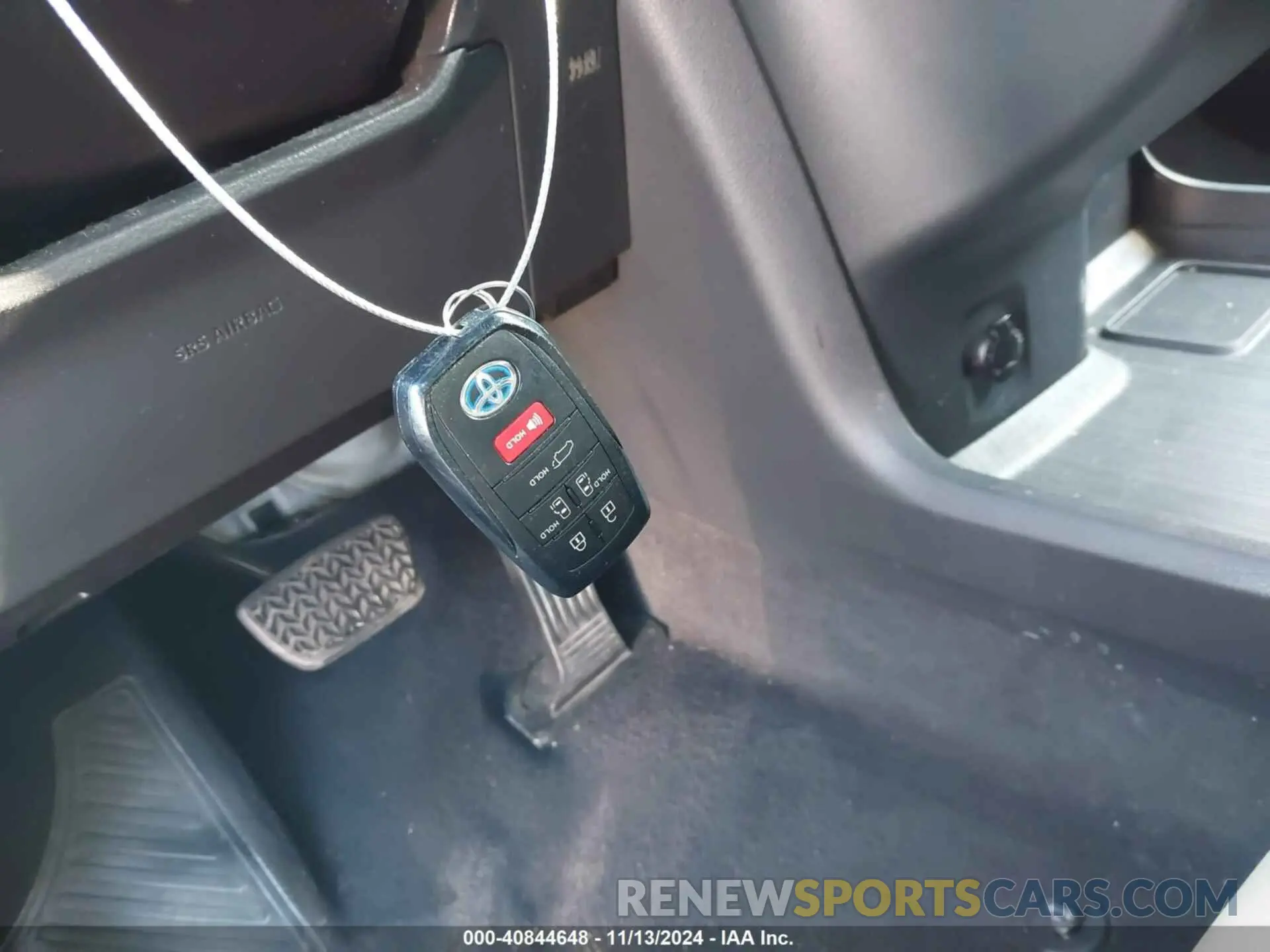 11 Photograph of a damaged car 5TDYRKECXMS068719 TOYOTA SIENNA 2021