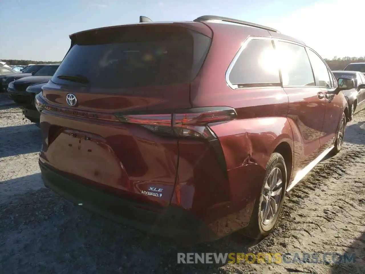 4 Photograph of a damaged car 5TDYSKFC0MS018365 TOYOTA SIENNA 2021