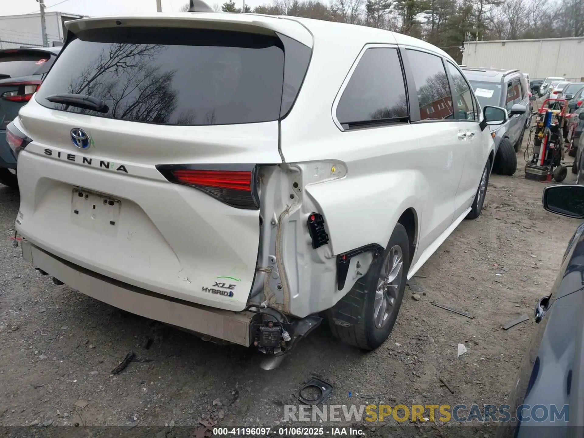 4 Photograph of a damaged car 5TDYSKFC5MS007183 TOYOTA SIENNA 2021