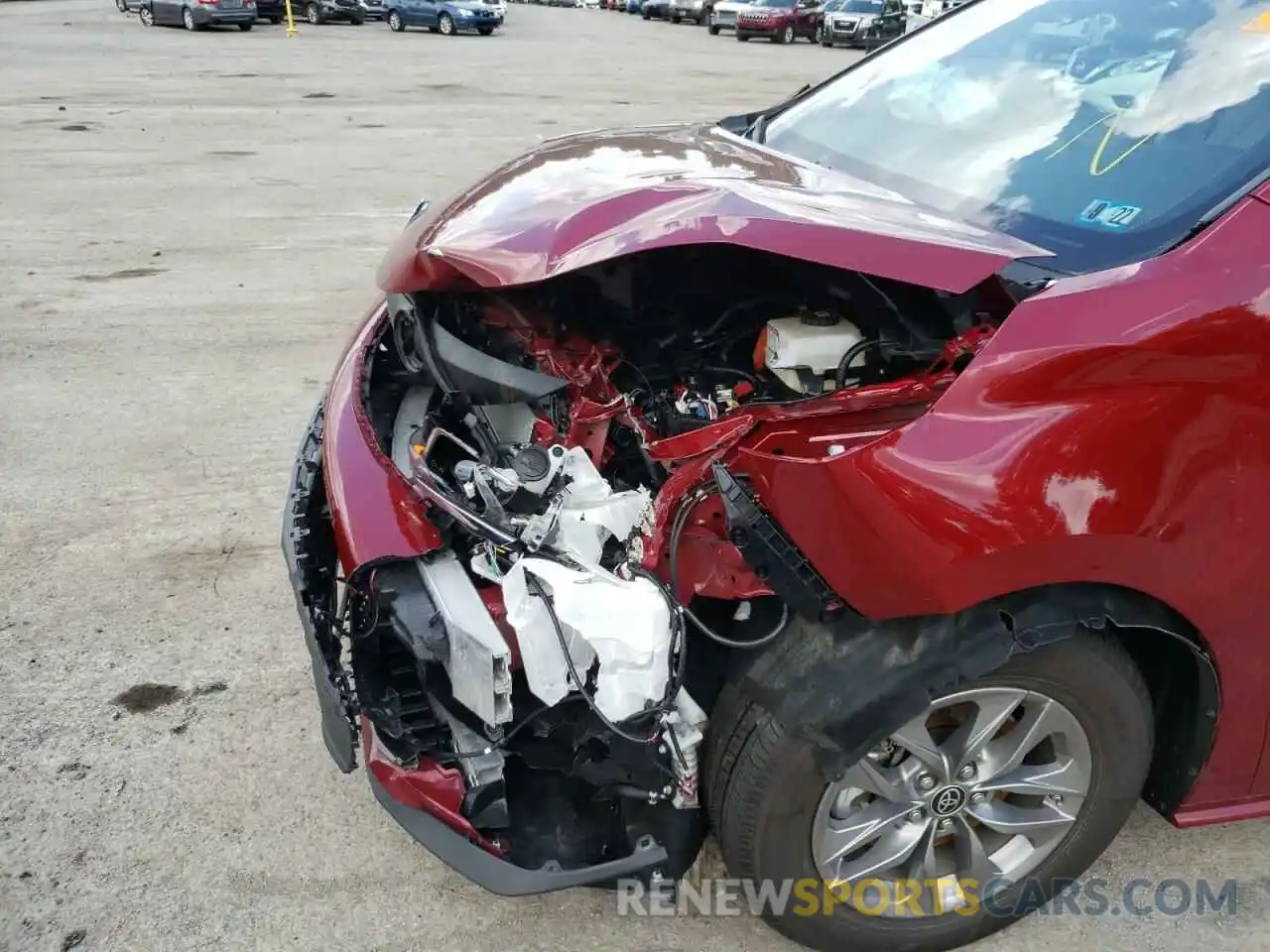 9 Photograph of a damaged car 5TDYSKFC5MS036845 TOYOTA SIENNA 2021