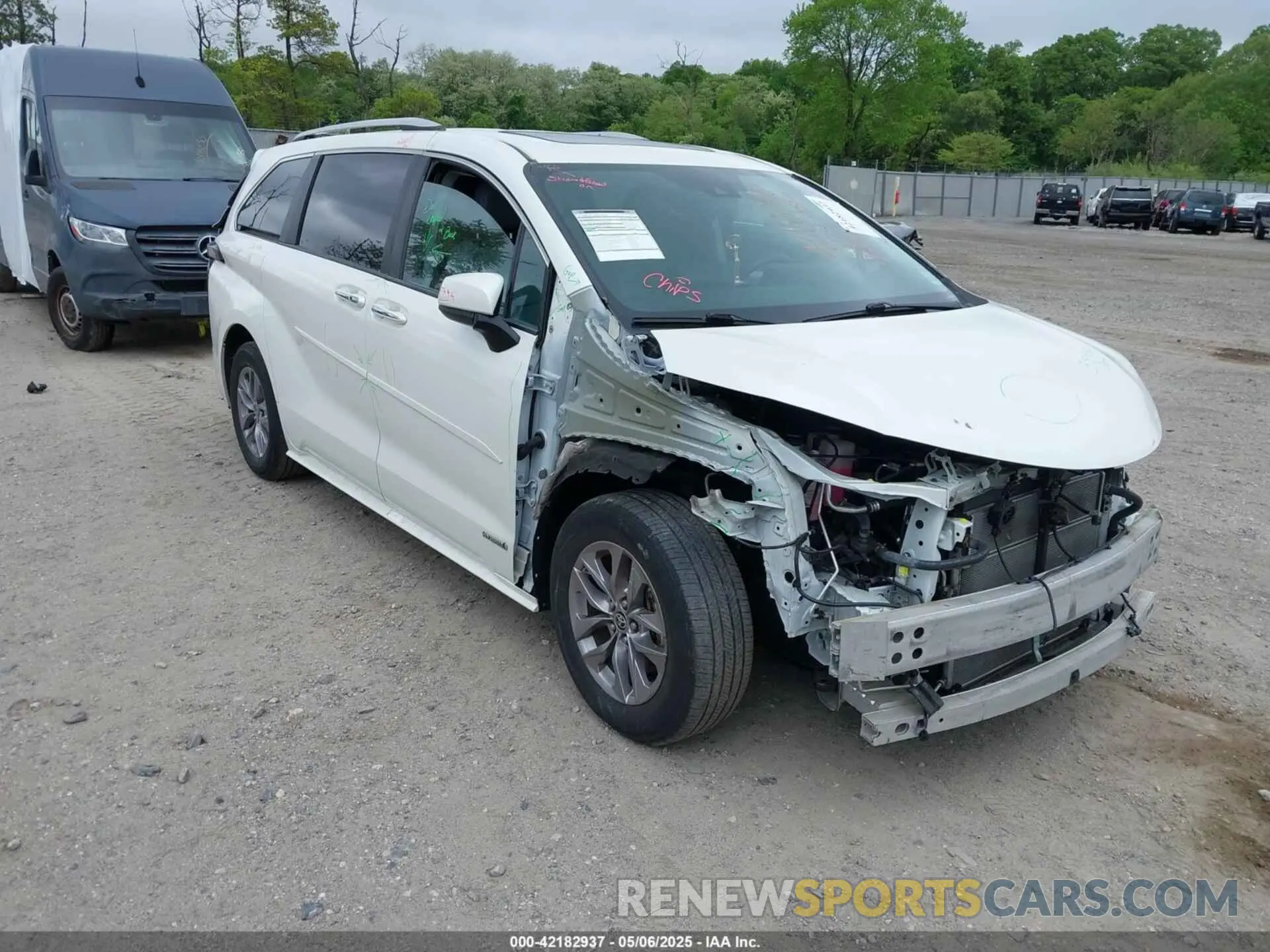 1 Photograph of a damaged car 5TDYSKFC6MS002087 TOYOTA SIENNA 2021
