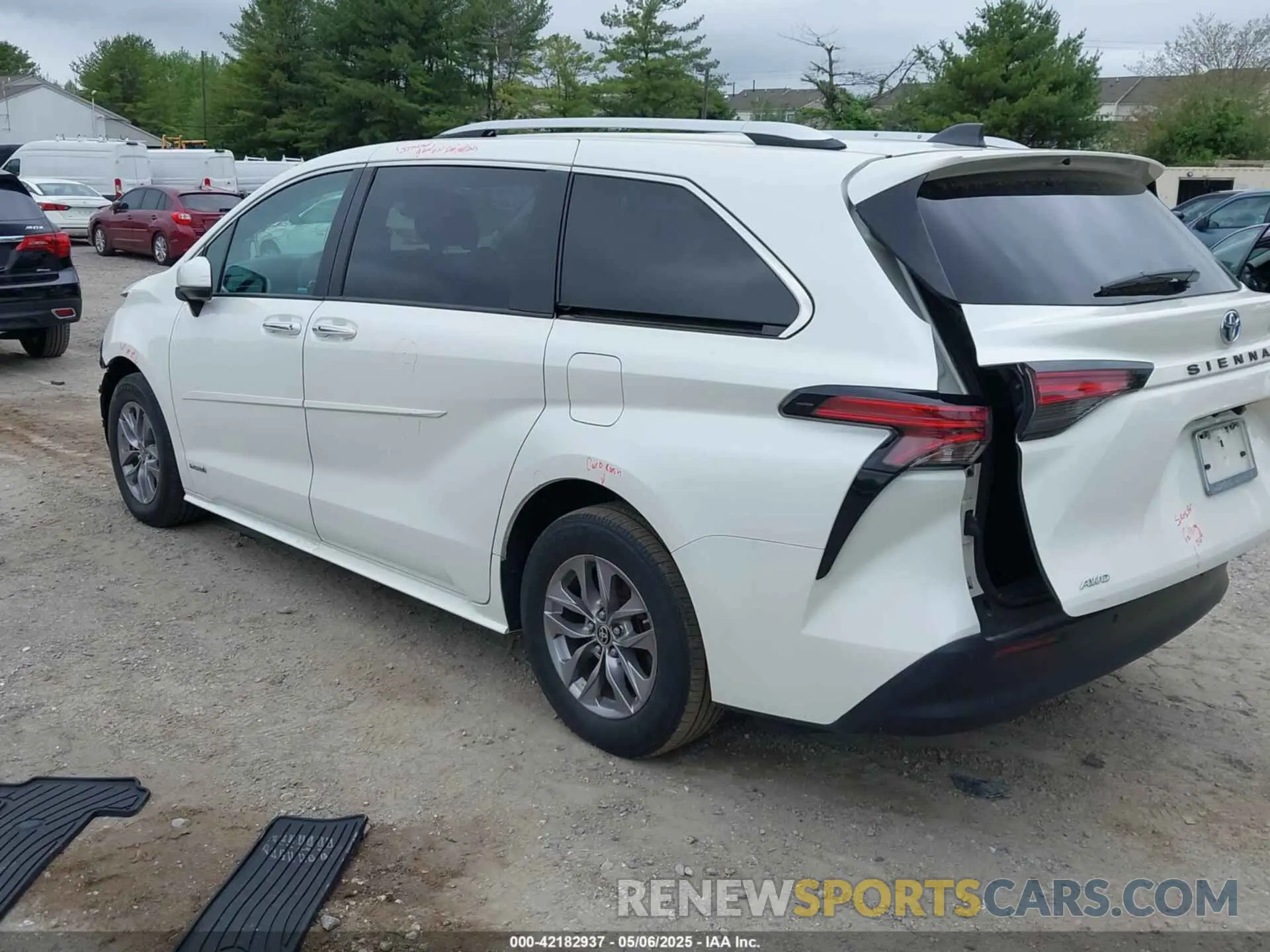 3 Photograph of a damaged car 5TDYSKFC6MS002087 TOYOTA SIENNA 2021