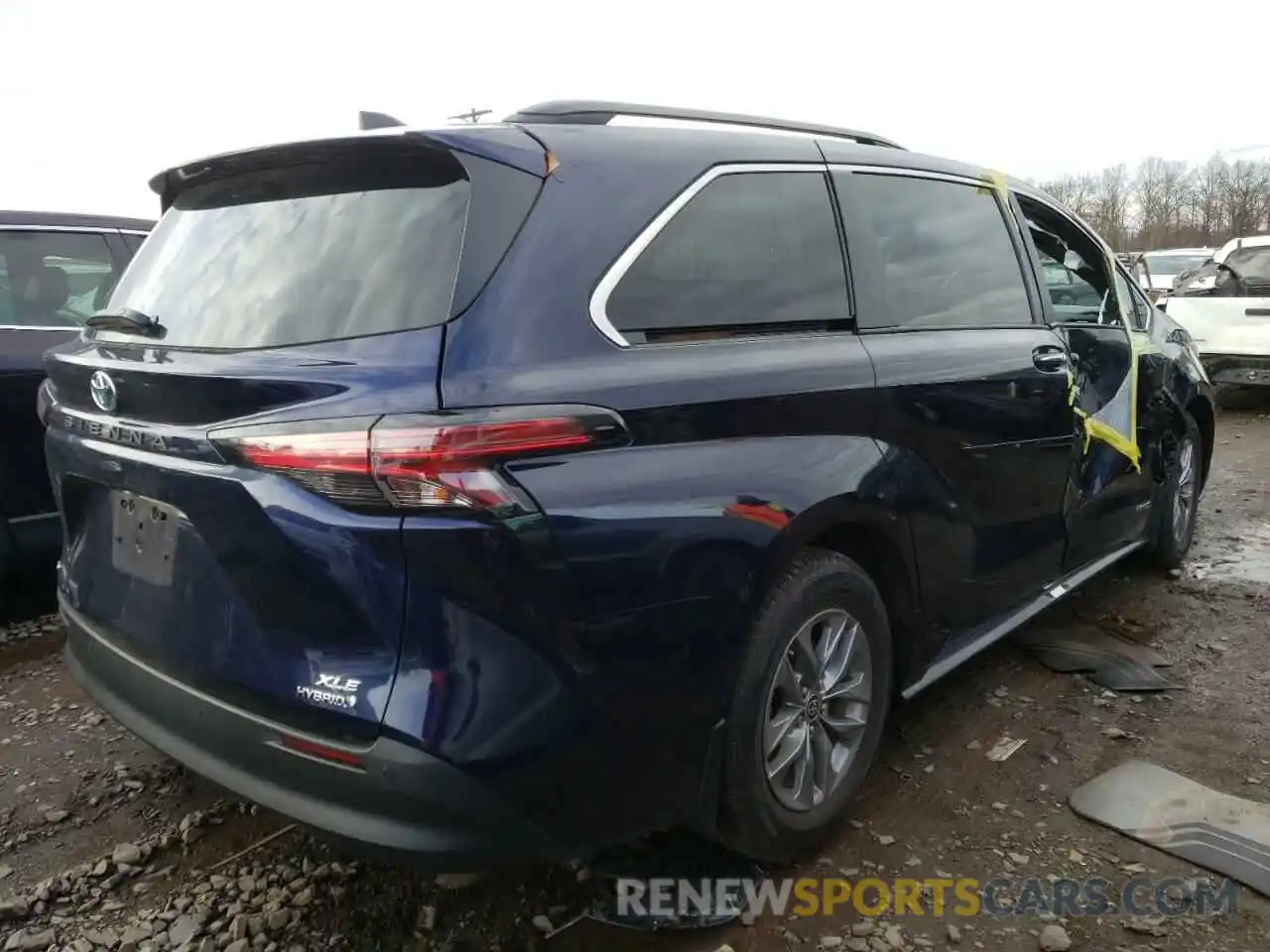 3 Photograph of a damaged car 5TDYSKFC6MS039821 TOYOTA SIENNA 2021