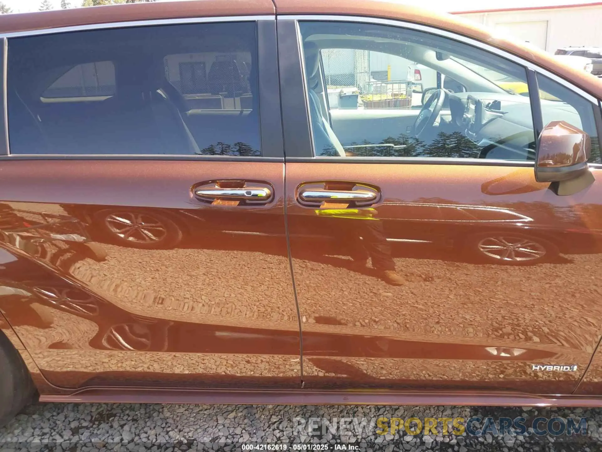 14 Photograph of a damaged car 5TDYSKFC9MS002567 TOYOTA SIENNA 2021