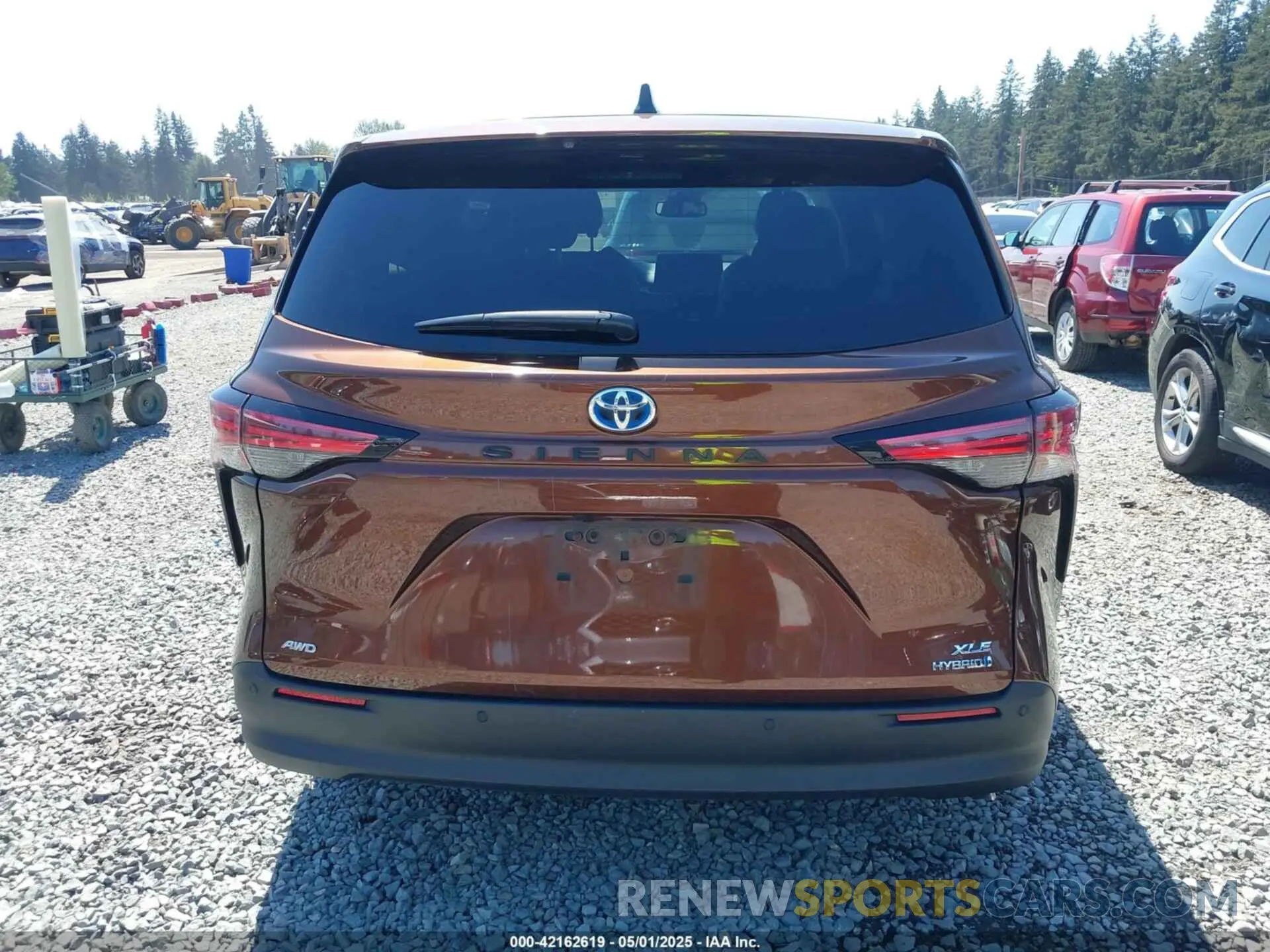 17 Photograph of a damaged car 5TDYSKFC9MS002567 TOYOTA SIENNA 2021