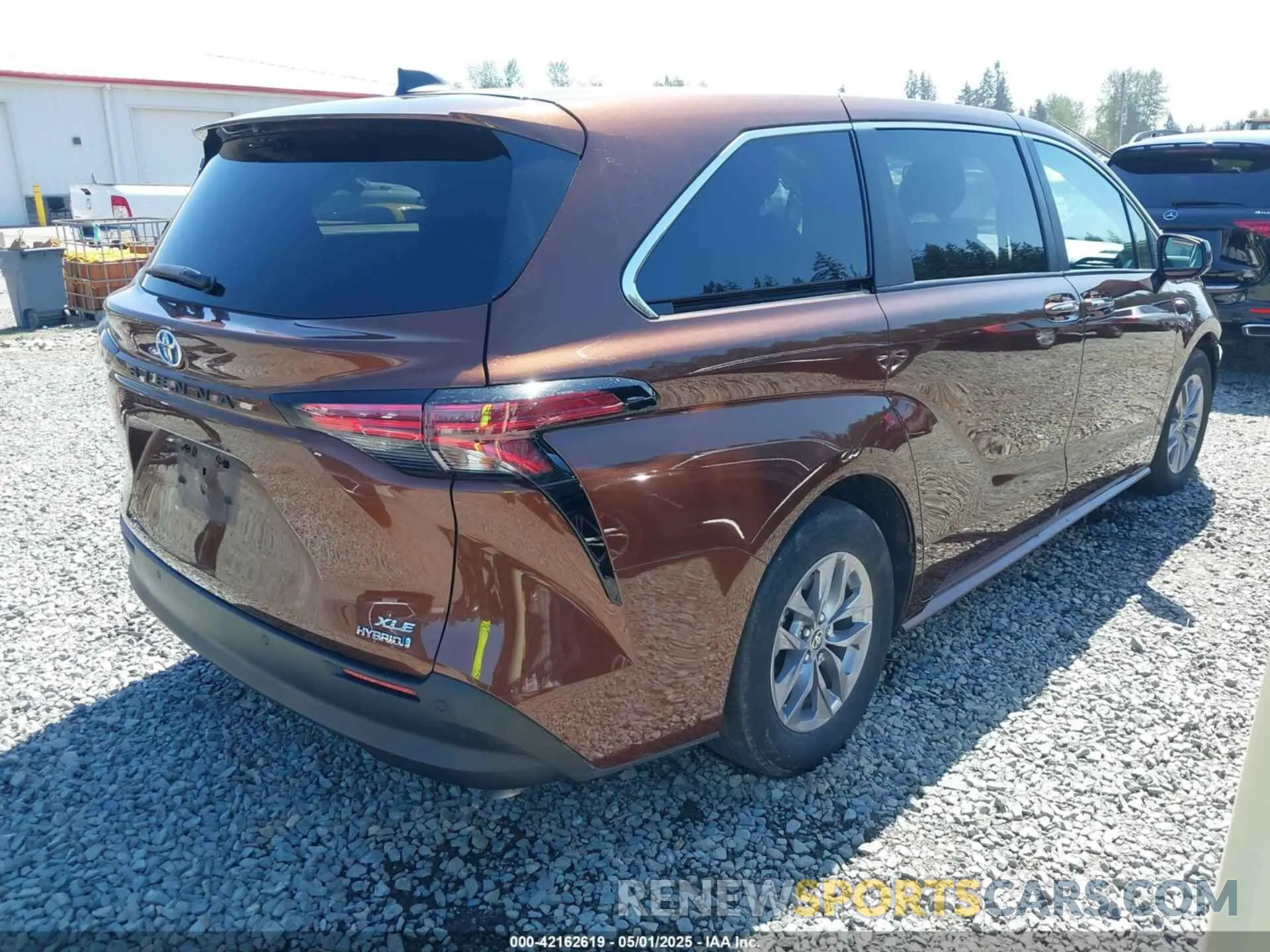4 Photograph of a damaged car 5TDYSKFC9MS002567 TOYOTA SIENNA 2021