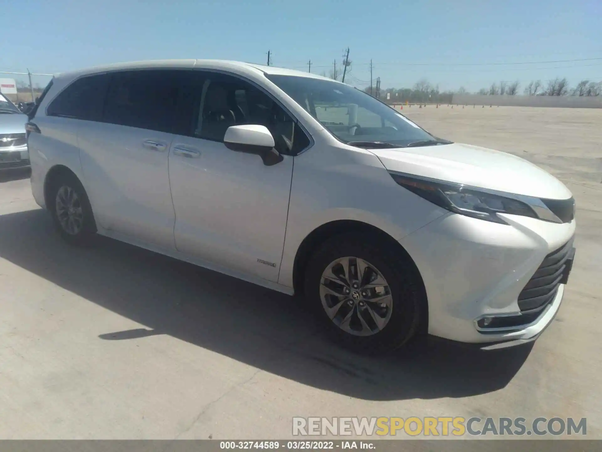 1 Photograph of a damaged car 5TDYSKFC9MS003217 TOYOTA SIENNA 2021