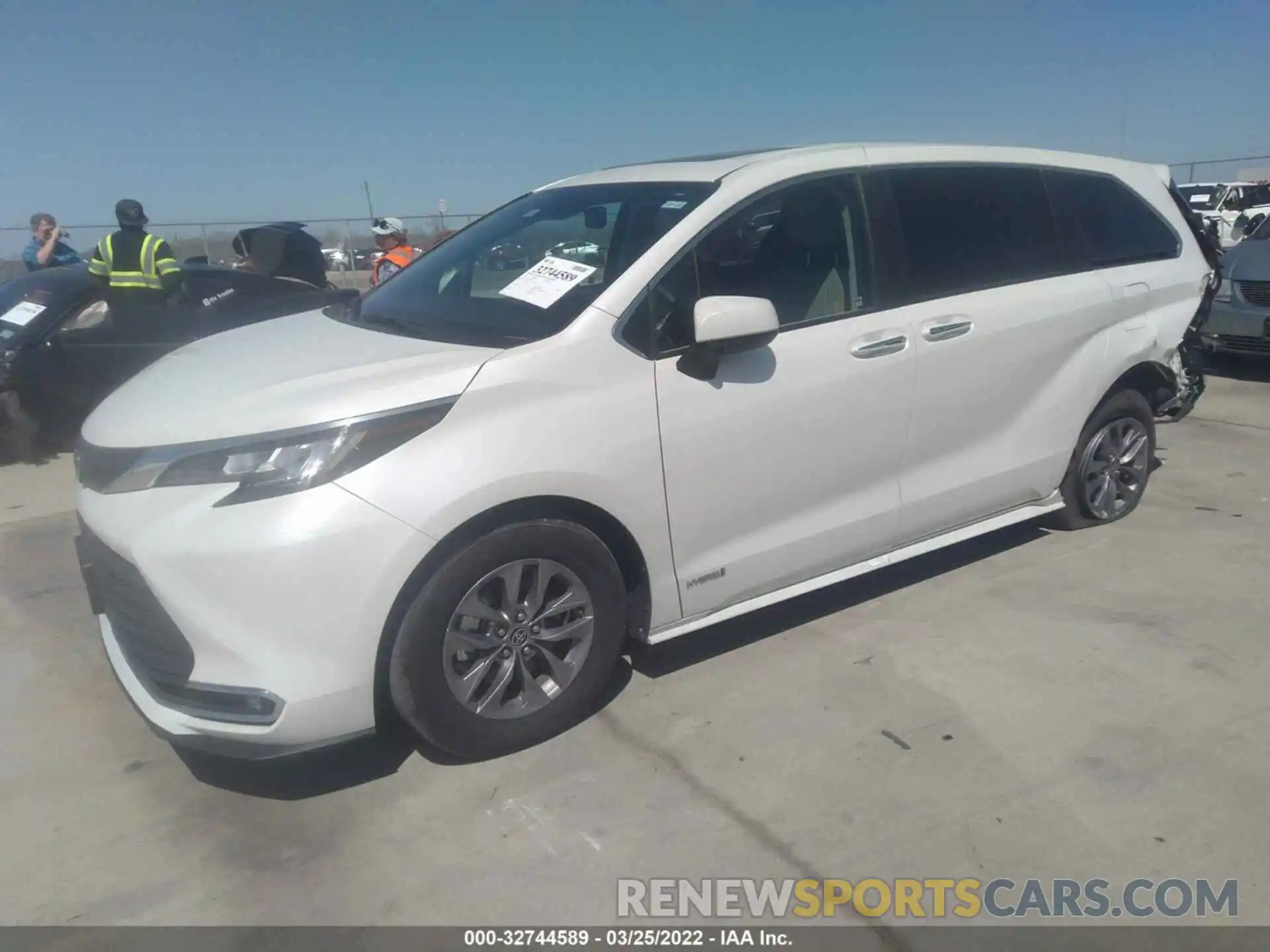 2 Photograph of a damaged car 5TDYSKFC9MS003217 TOYOTA SIENNA 2021