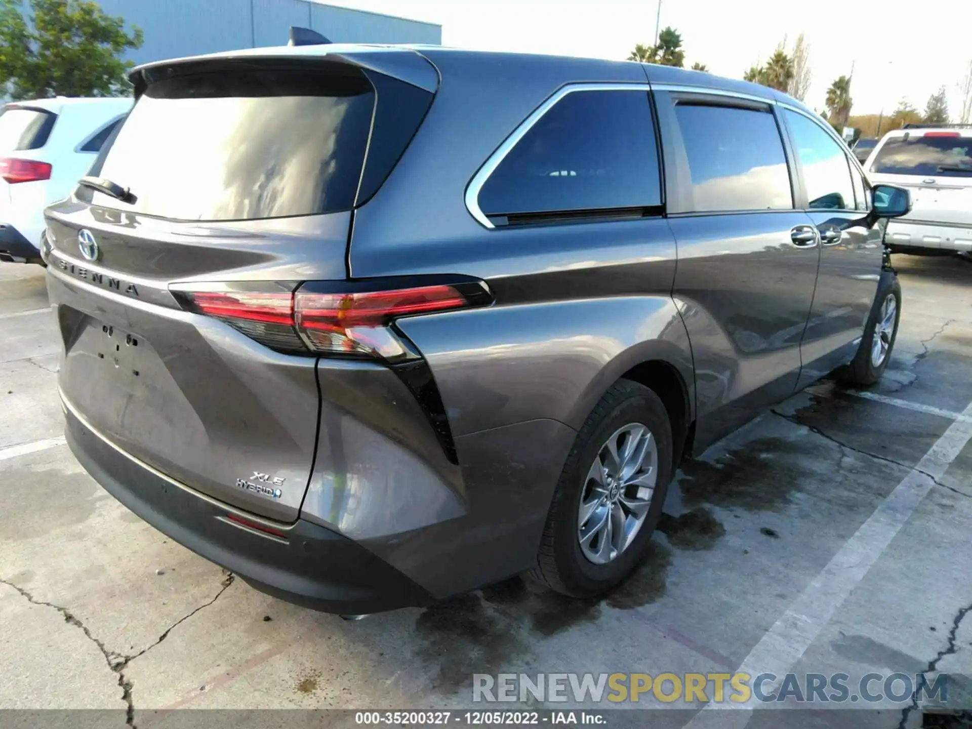 4 Photograph of a damaged car 5TDYSKFC9MS007204 TOYOTA SIENNA 2021