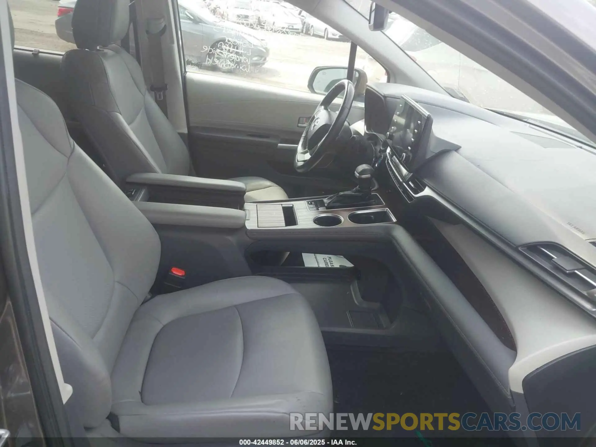 5 Photograph of a damaged car 5TDYSKFC9MS014413 TOYOTA SIENNA 2021