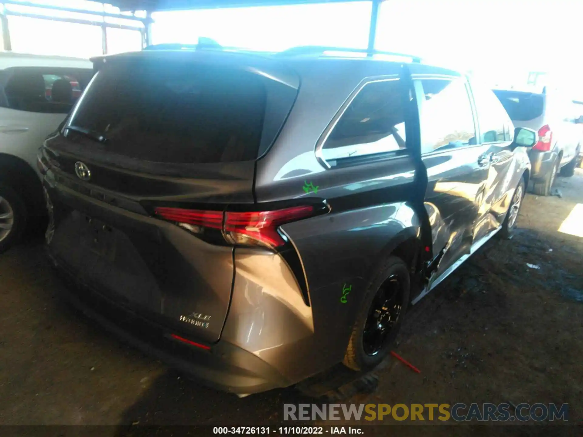 4 Photograph of a damaged car 5TDYSKFC9MS038288 TOYOTA SIENNA 2021