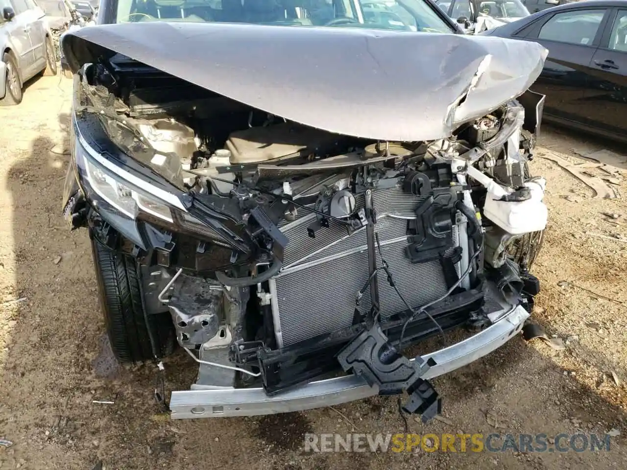 9 Photograph of a damaged car 5TDYSKFCXMS036551 TOYOTA SIENNA 2021