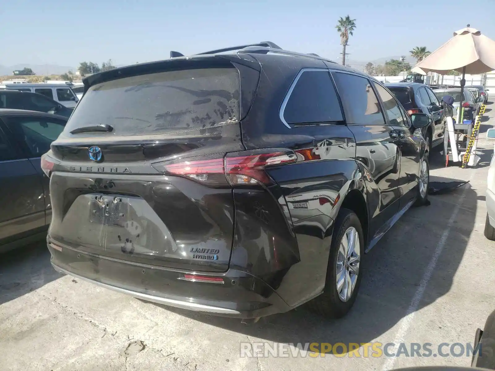 4 Photograph of a damaged car 5TDZRKEC0MS008064 TOYOTA SIENNA 2021