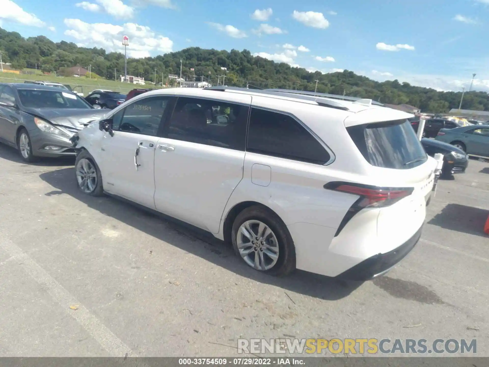 3 Photograph of a damaged car 5TDZRKEC0MS009716 TOYOTA SIENNA 2021