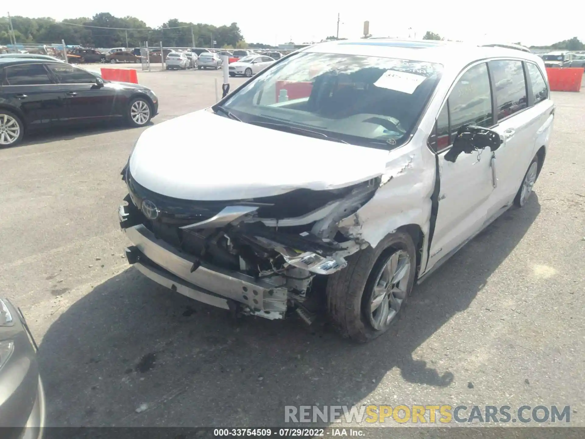 6 Photograph of a damaged car 5TDZRKEC0MS009716 TOYOTA SIENNA 2021