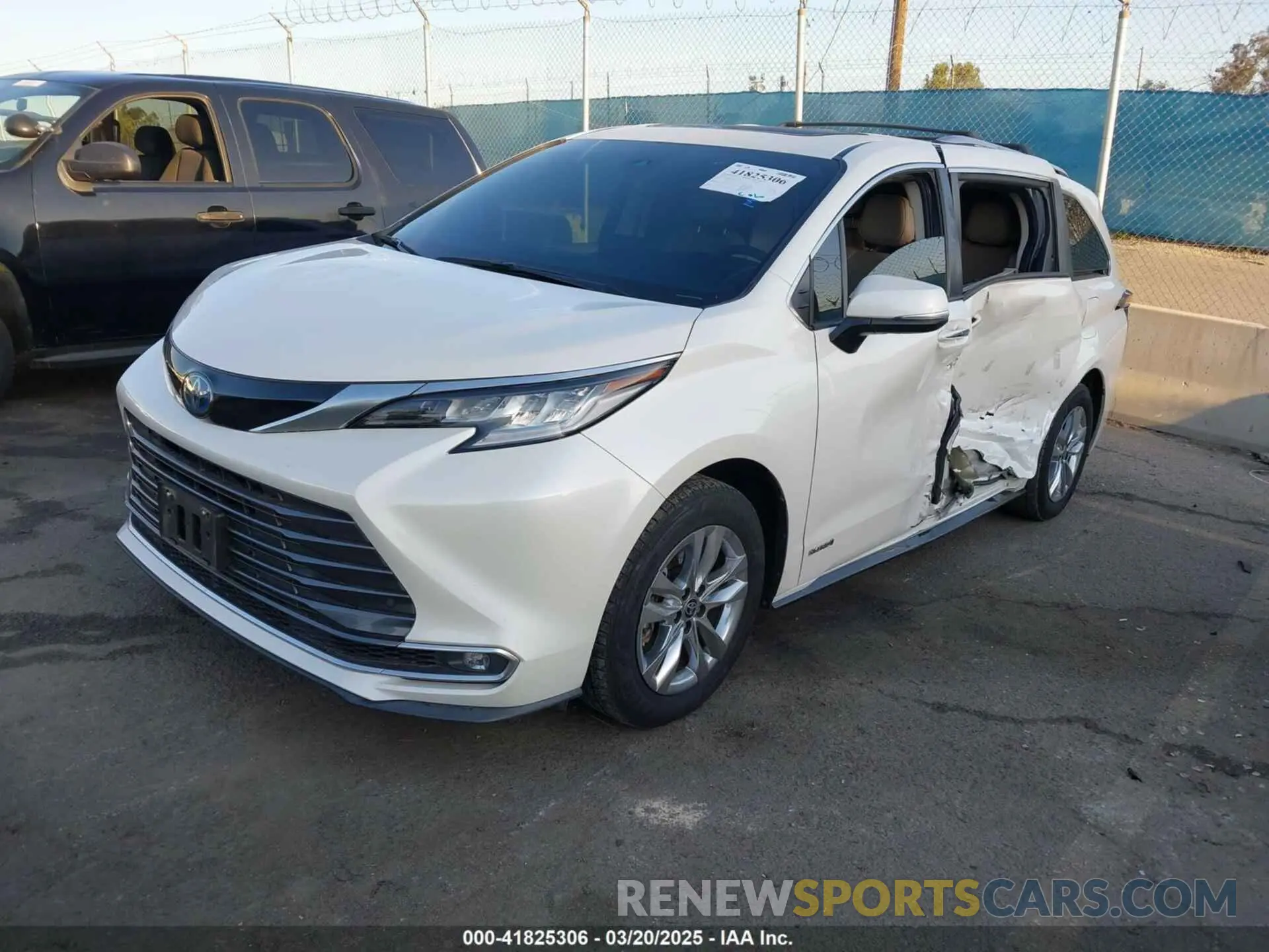 2 Photograph of a damaged car 5TDZRKEC1MS025276 TOYOTA SIENNA 2021
