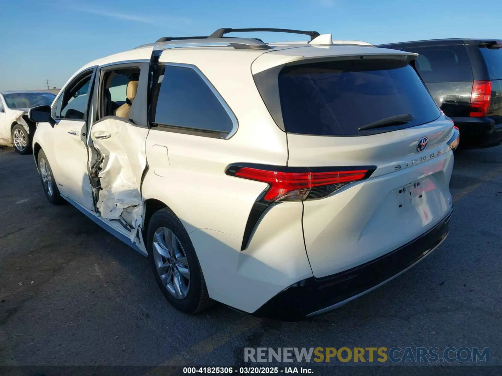 3 Photograph of a damaged car 5TDZRKEC1MS025276 TOYOTA SIENNA 2021