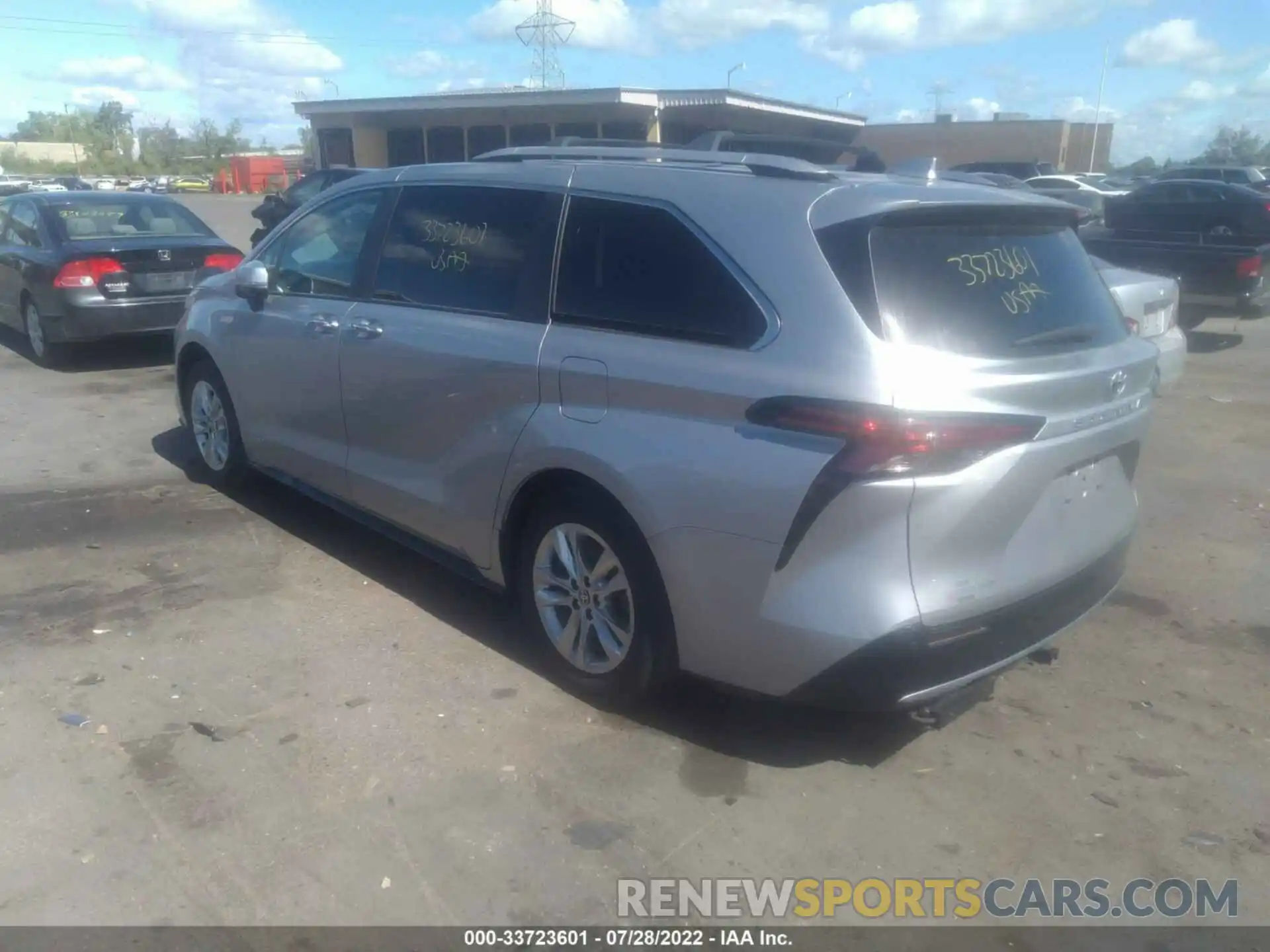 3 Photograph of a damaged car 5TDZRKEC4MS008116 TOYOTA SIENNA 2021