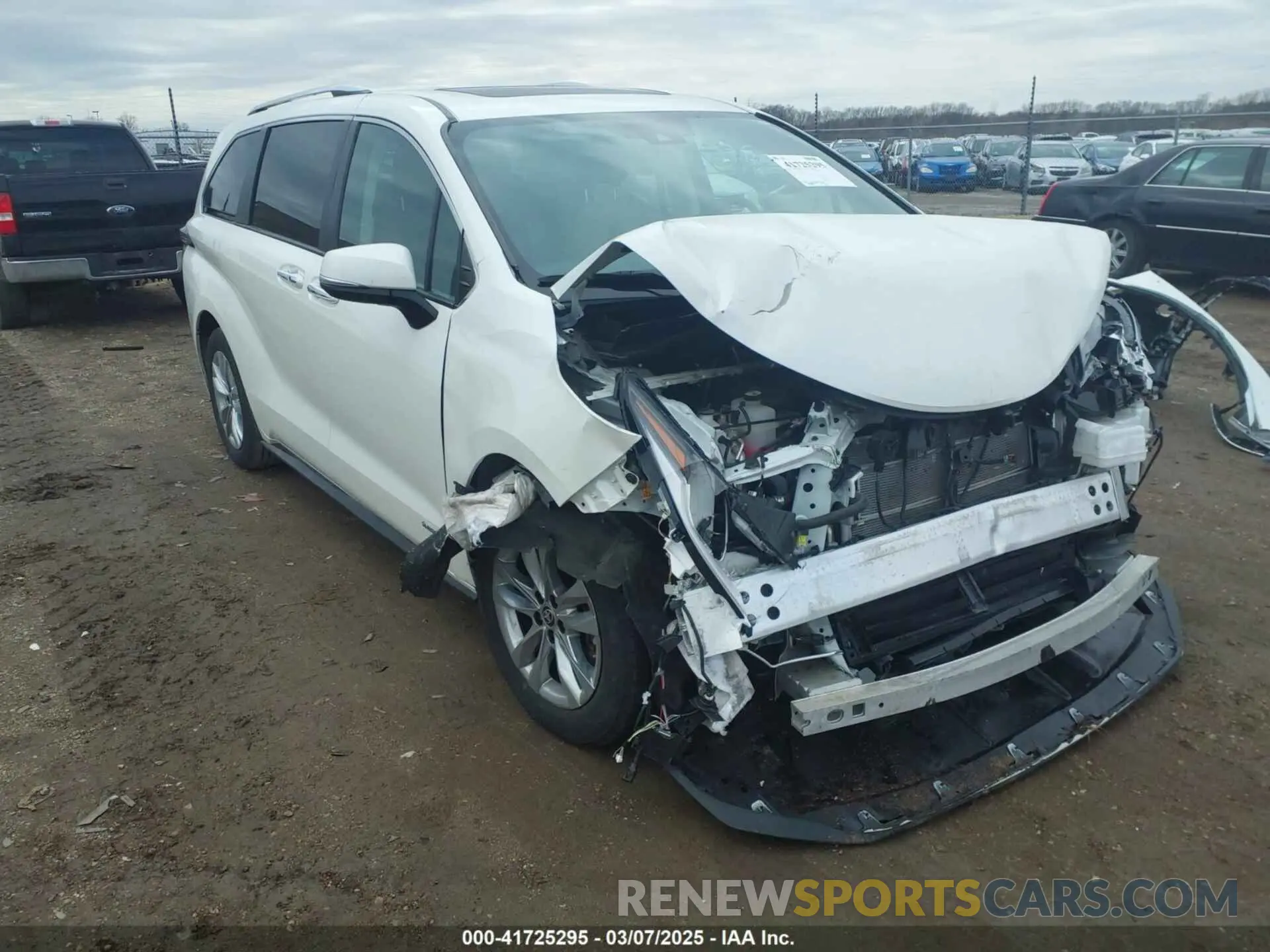 1 Photograph of a damaged car 5TDZRKEC4MS009752 TOYOTA SIENNA 2021