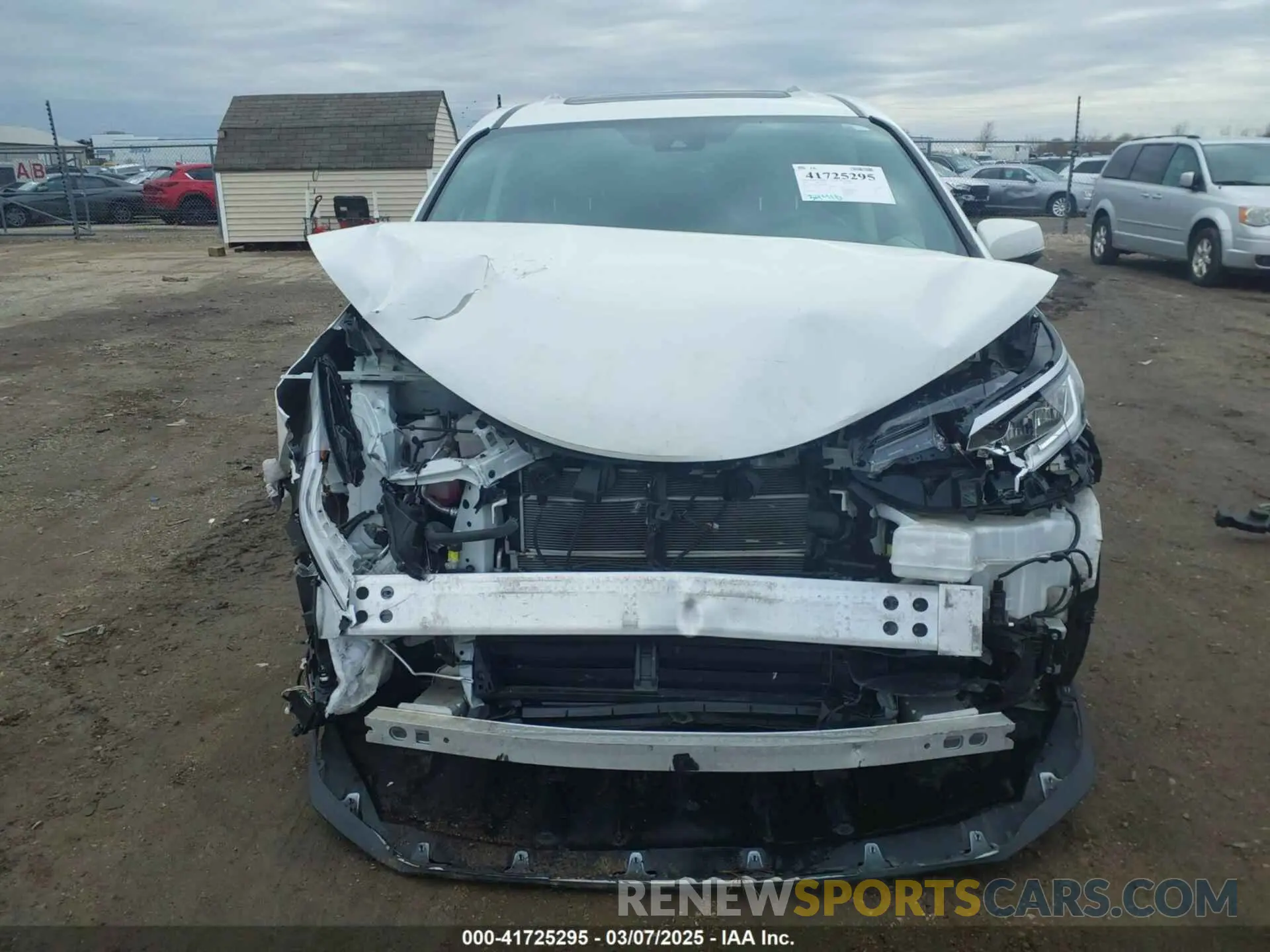 13 Photograph of a damaged car 5TDZRKEC4MS009752 TOYOTA SIENNA 2021