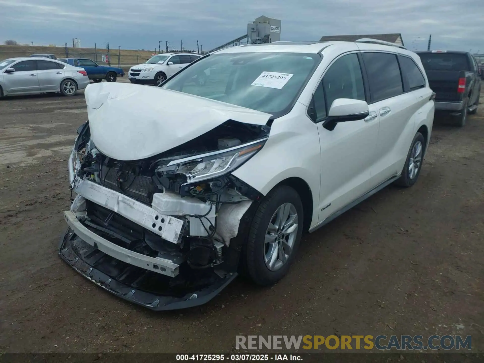 2 Photograph of a damaged car 5TDZRKEC4MS009752 TOYOTA SIENNA 2021