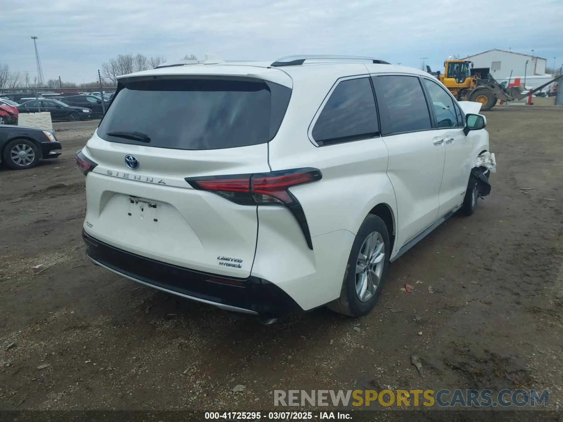 4 Photograph of a damaged car 5TDZRKEC4MS009752 TOYOTA SIENNA 2021