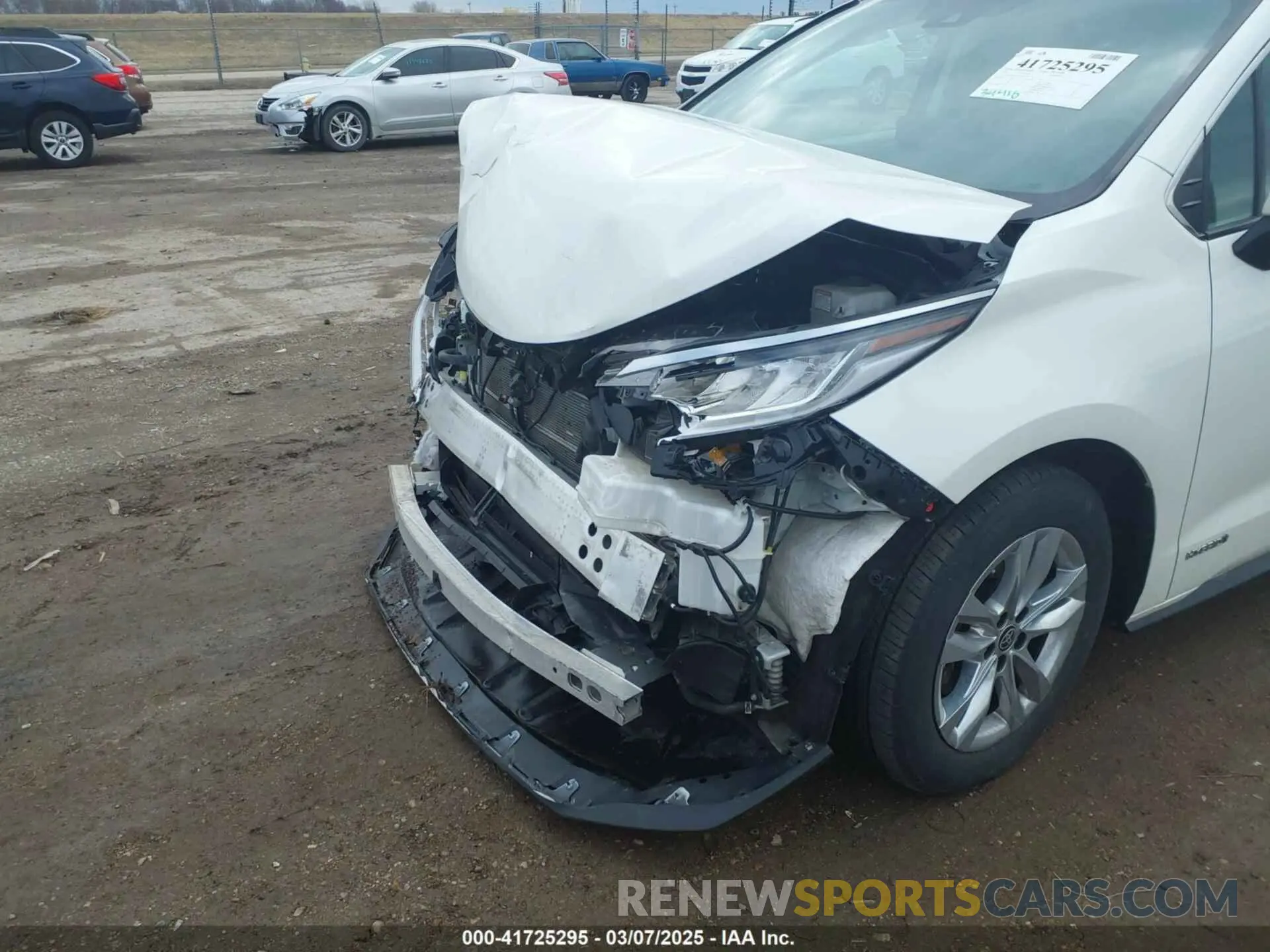 6 Photograph of a damaged car 5TDZRKEC4MS009752 TOYOTA SIENNA 2021