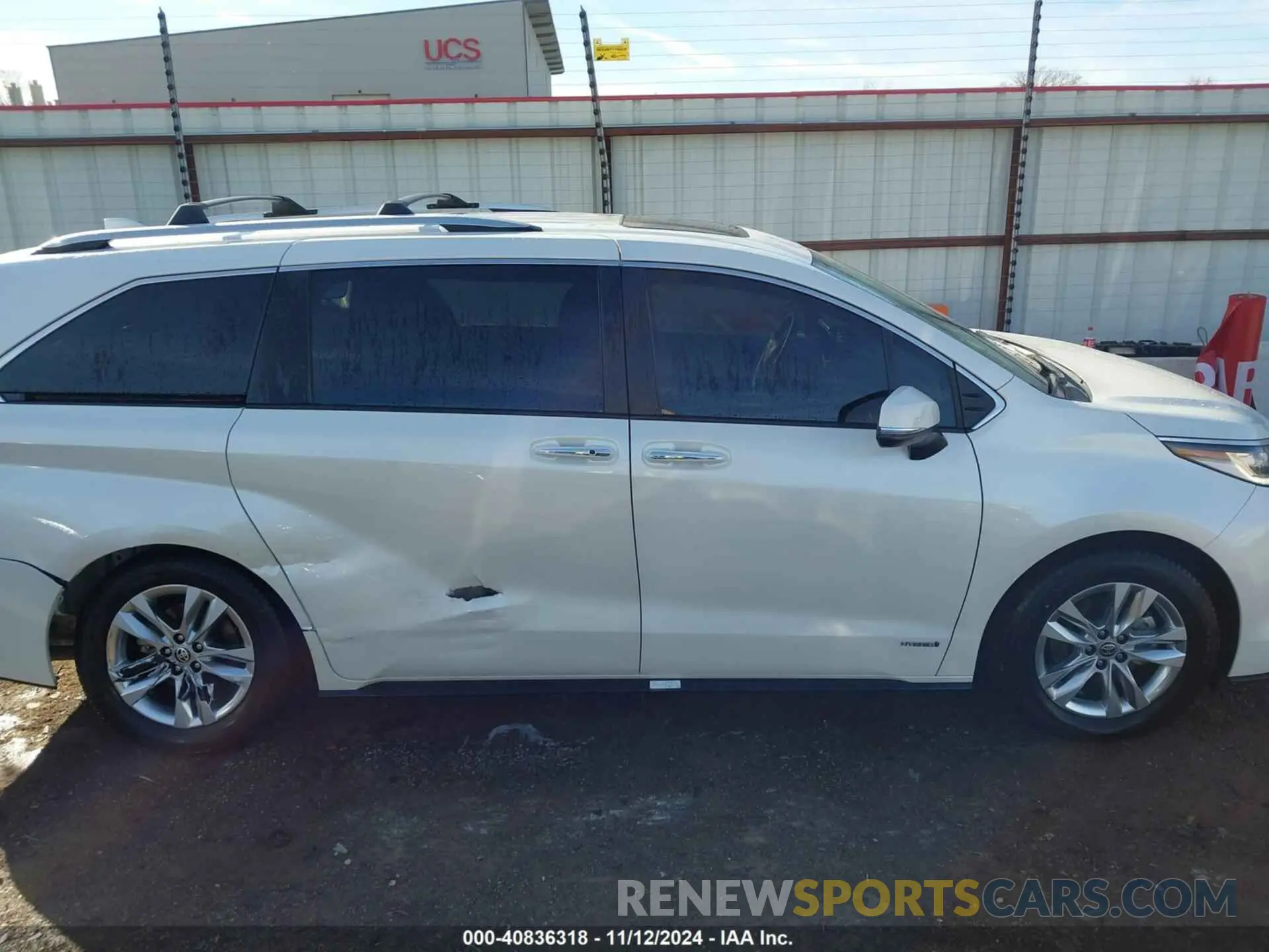 13 Photograph of a damaged car 5TDZRKEC7MS038159 TOYOTA SIENNA 2021