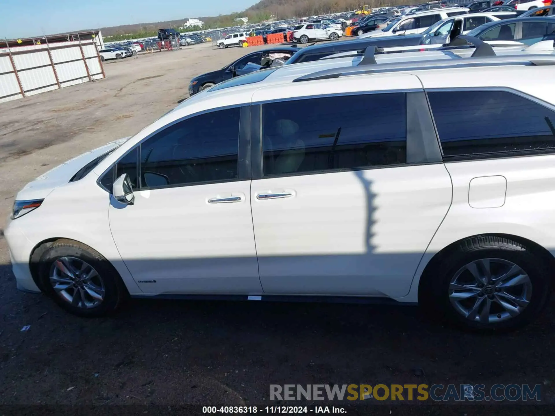 14 Photograph of a damaged car 5TDZRKEC7MS038159 TOYOTA SIENNA 2021