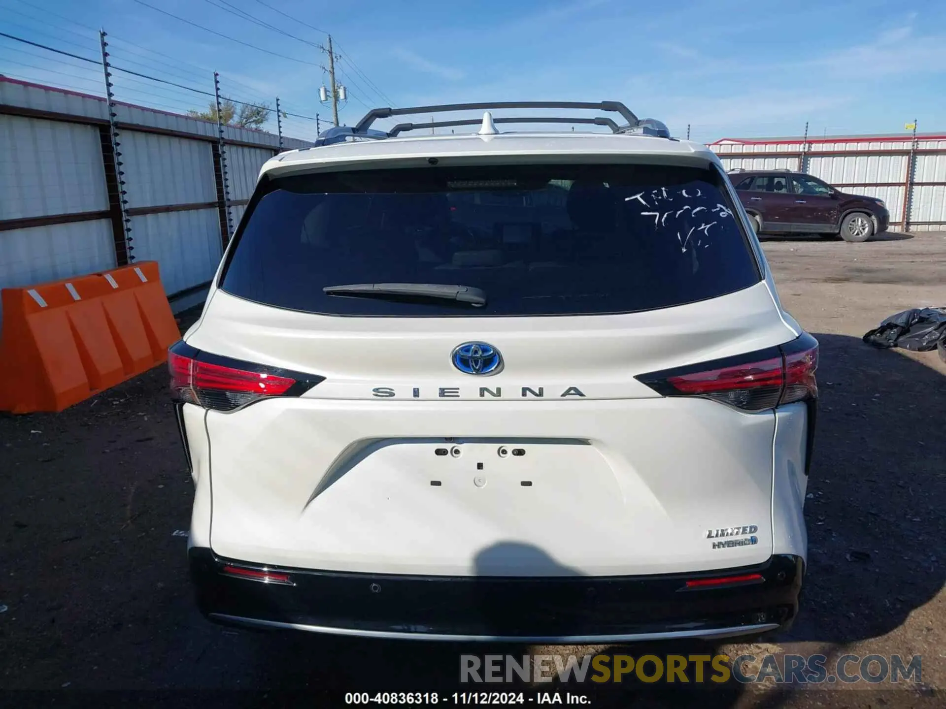 16 Photograph of a damaged car 5TDZRKEC7MS038159 TOYOTA SIENNA 2021